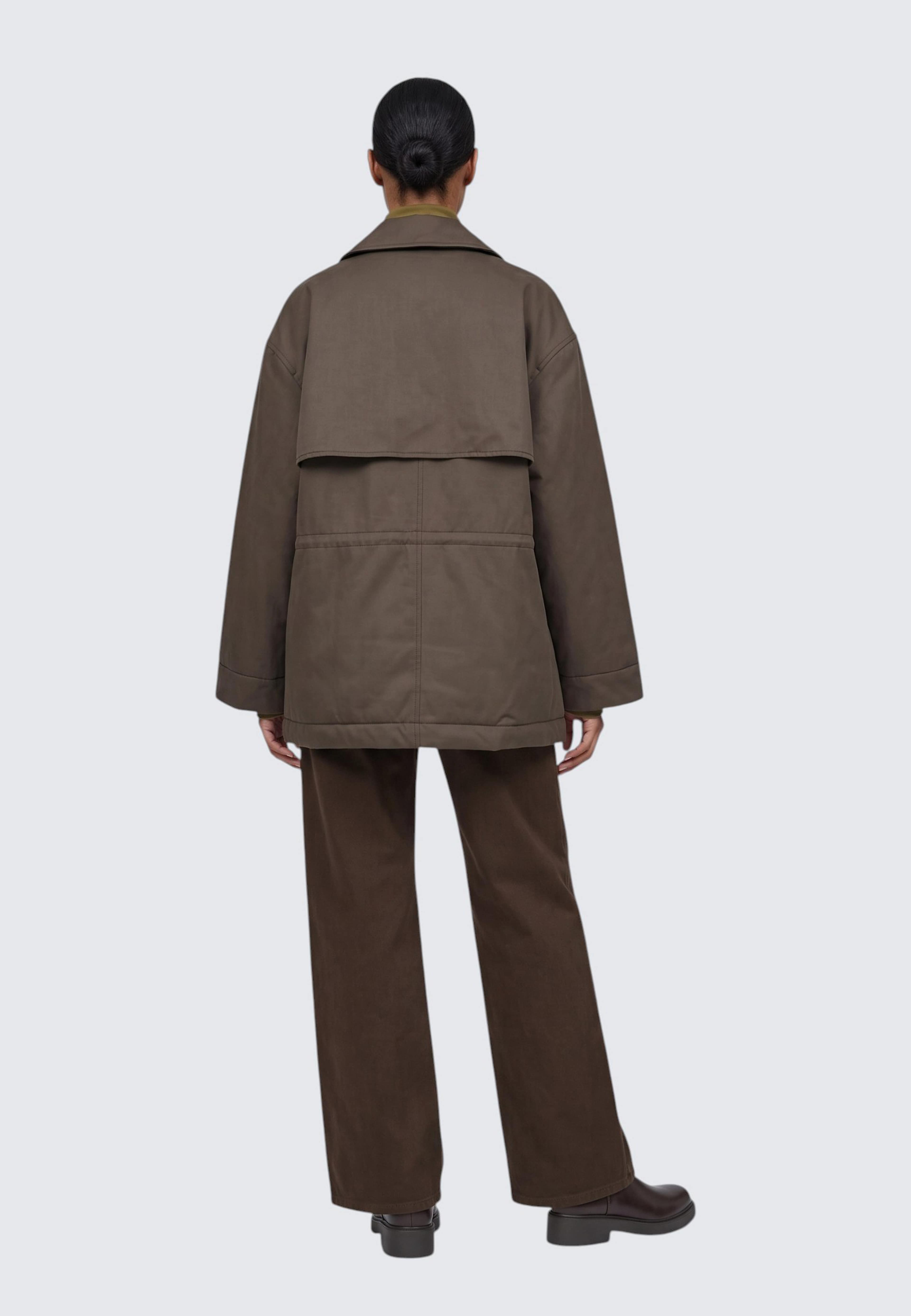 Jacka BIE, från Carin Wester, i färgen Dark Olive. Klicka för att öppna bilden i stort format