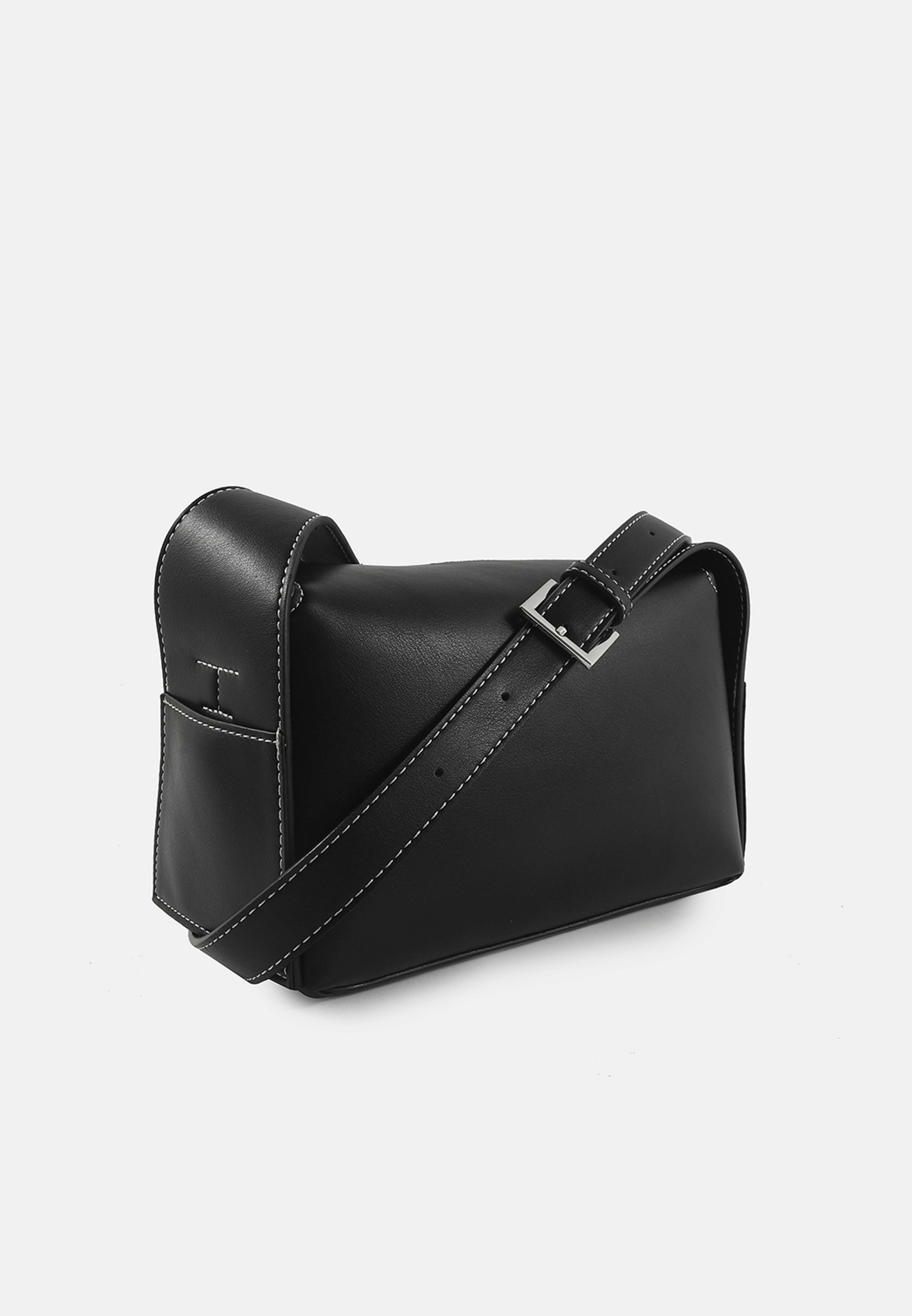 Crossbody SIENNA, från Carin Wester, i färgen Black. Klicka för att öppna bilden i stort format