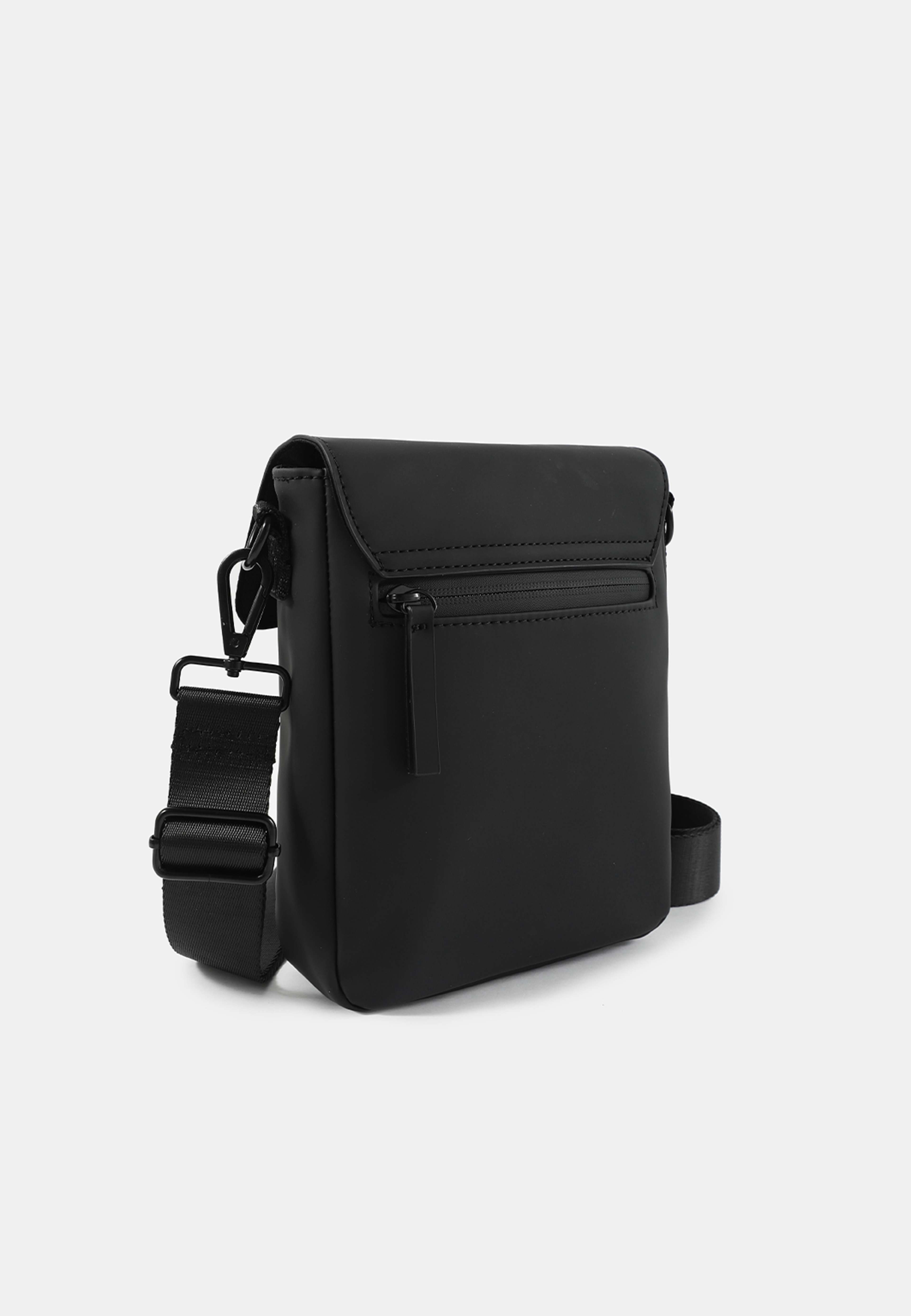 Crossbody GURRA, från NORVIE, i färgen Black. Klicka för att öppna bilden i stort format