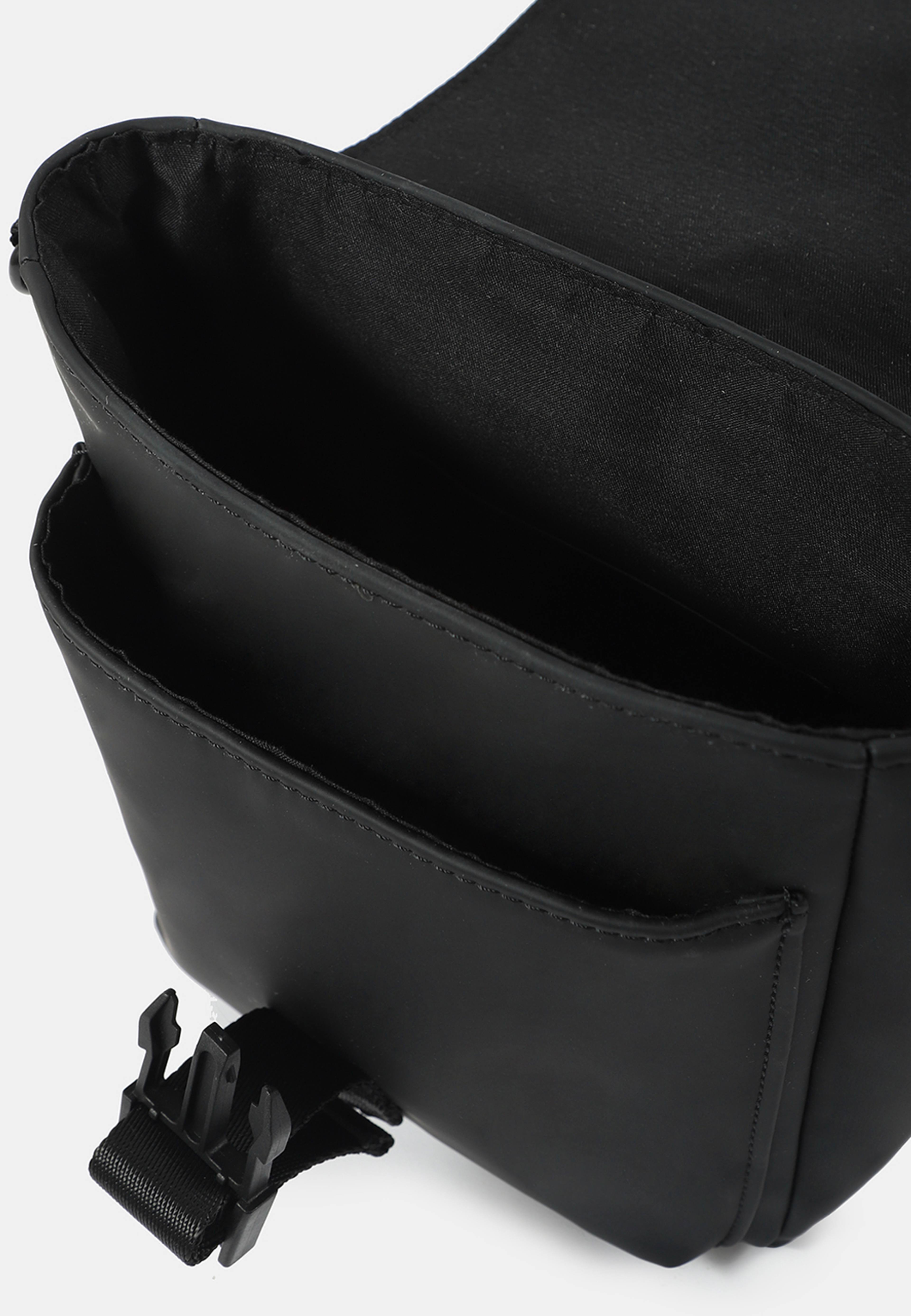Crossbody GURRA, från NORVIE, i färgen Black. Klicka för att öppna bilden i stort format