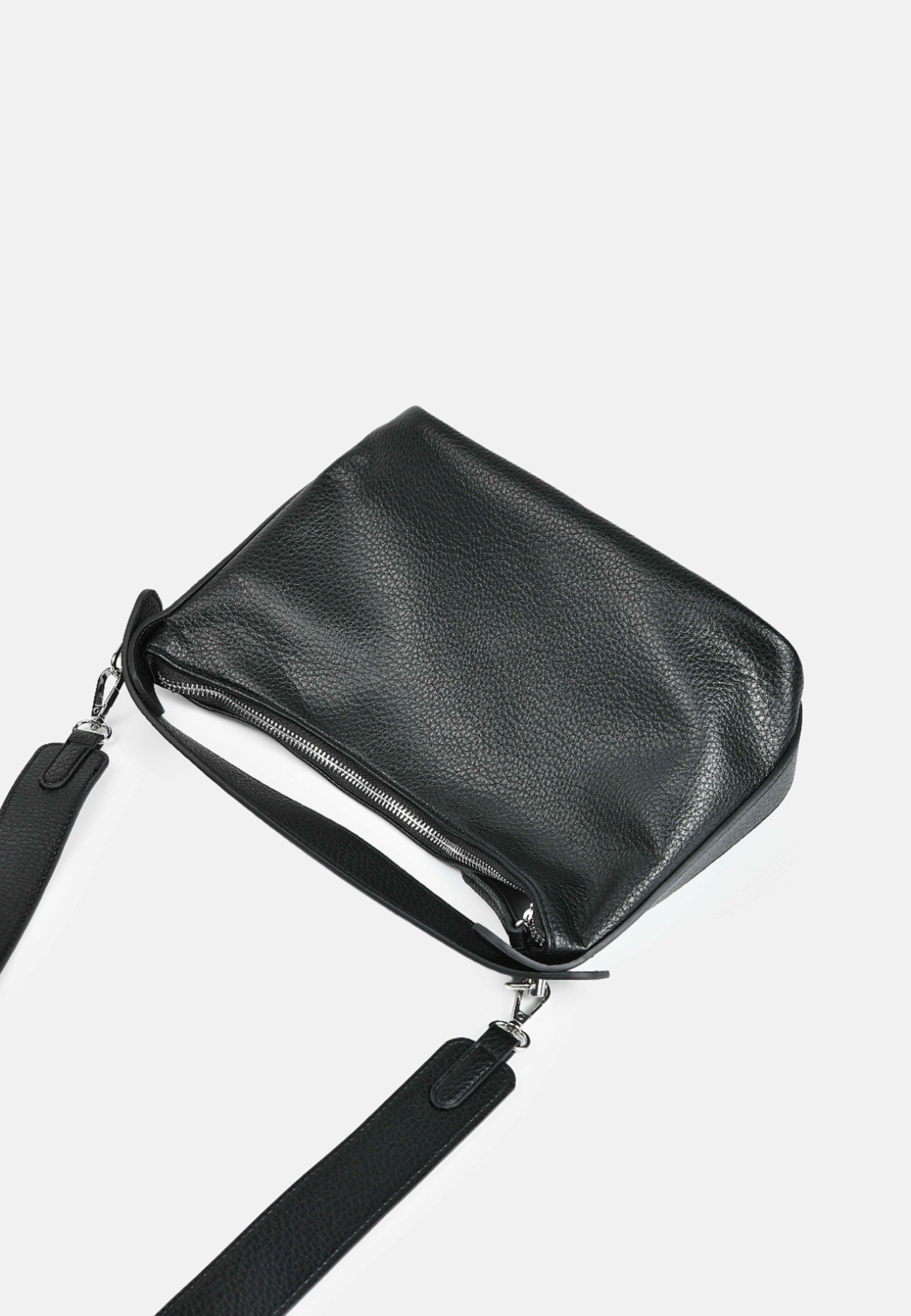 Chunky handbag BETH, från Carin Wester, i färgen Black. Klicka för att öppna bilden i stort format