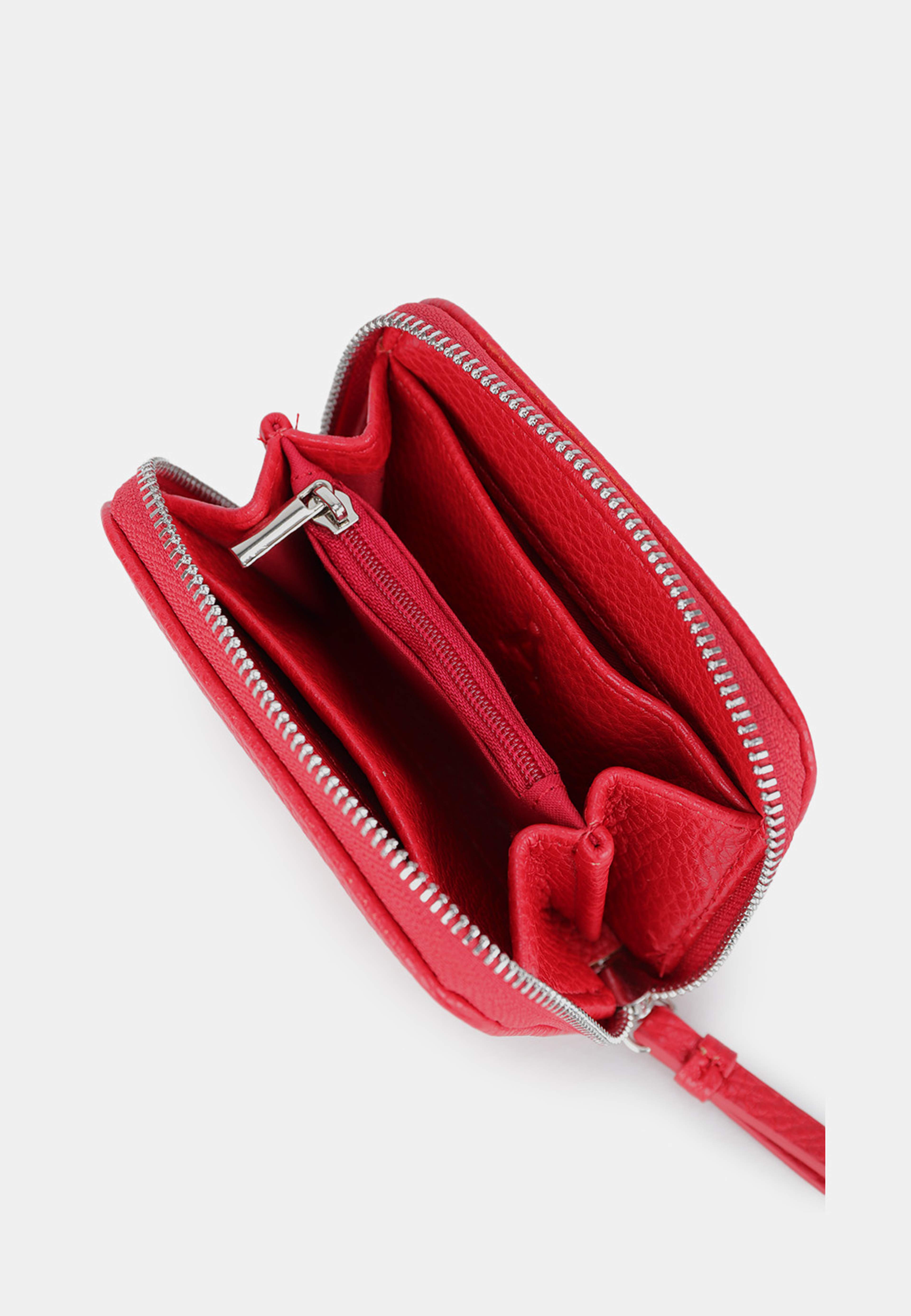 Plånbok med dragkedja LENA, från Å WOMAN, i färgen Red 2. Klicka för att öppna bilden i stort format