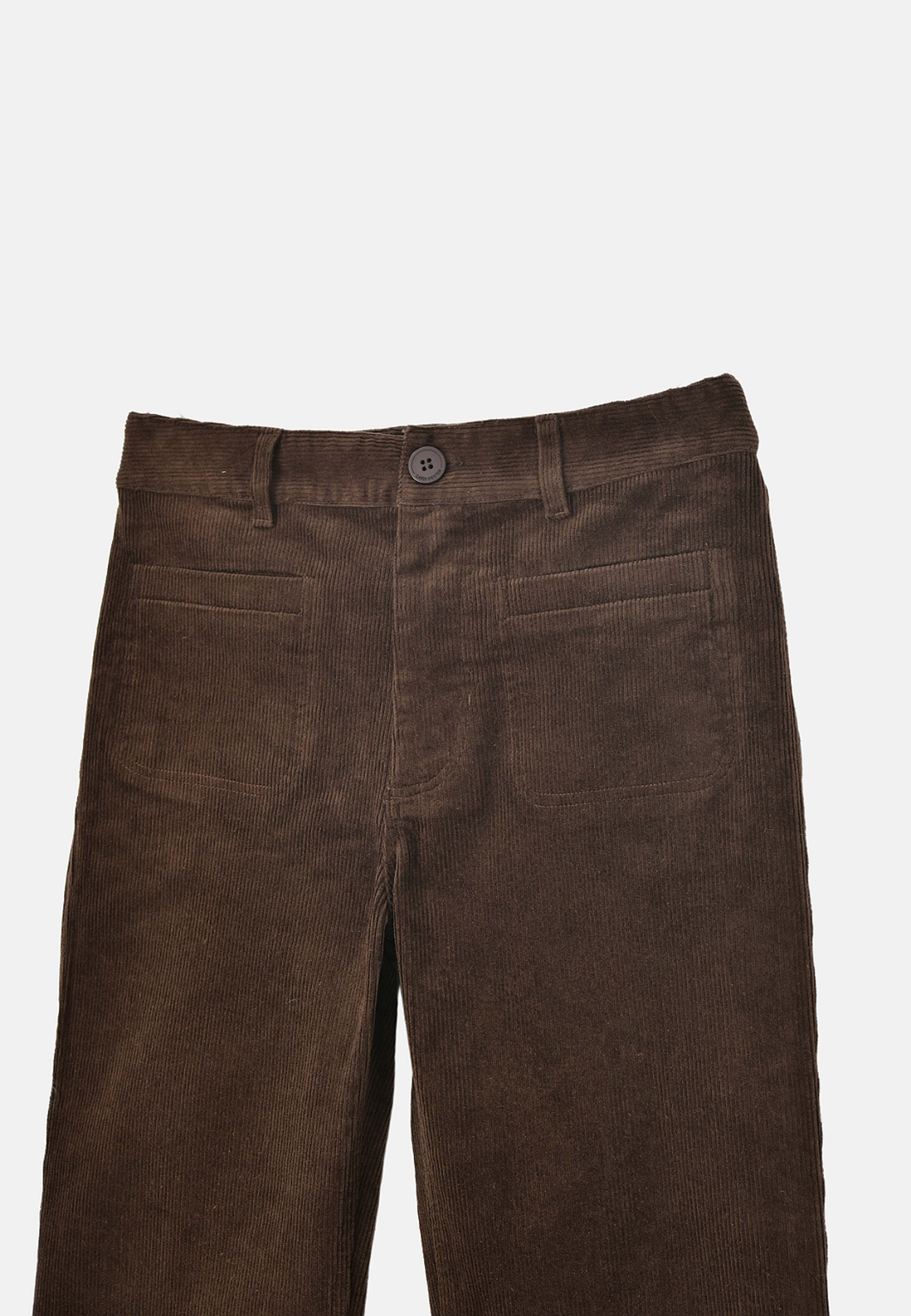 Utsvängda manchesterbyxor VIOLET, från Carin Wester, i färgen Dark Brown. Klicka för att öppna bilden i stort format