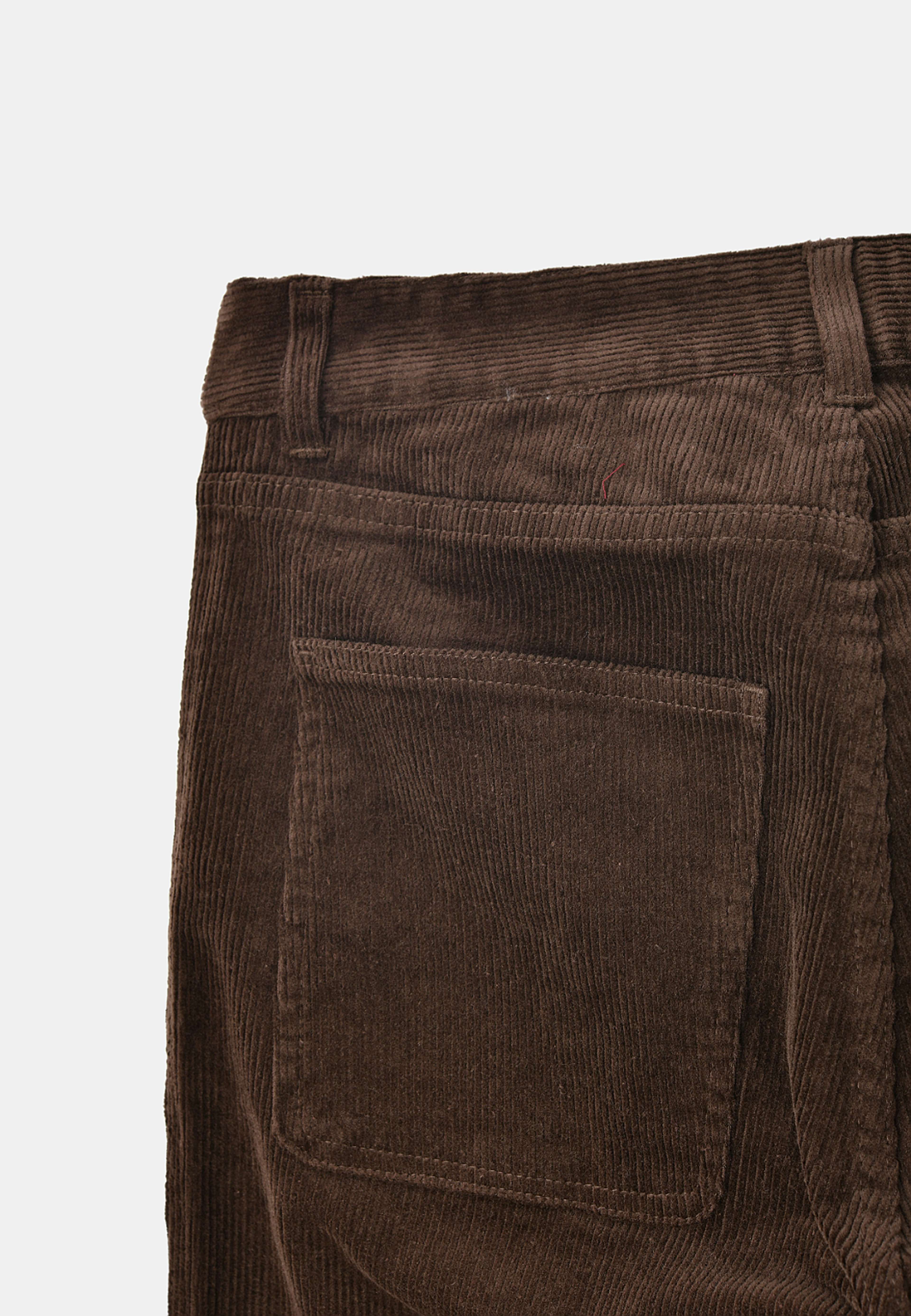 Utsvängda manchesterbyxor VIOLET, från Carin Wester, i färgen Dark Brown. Klicka för att öppna bilden i stort format