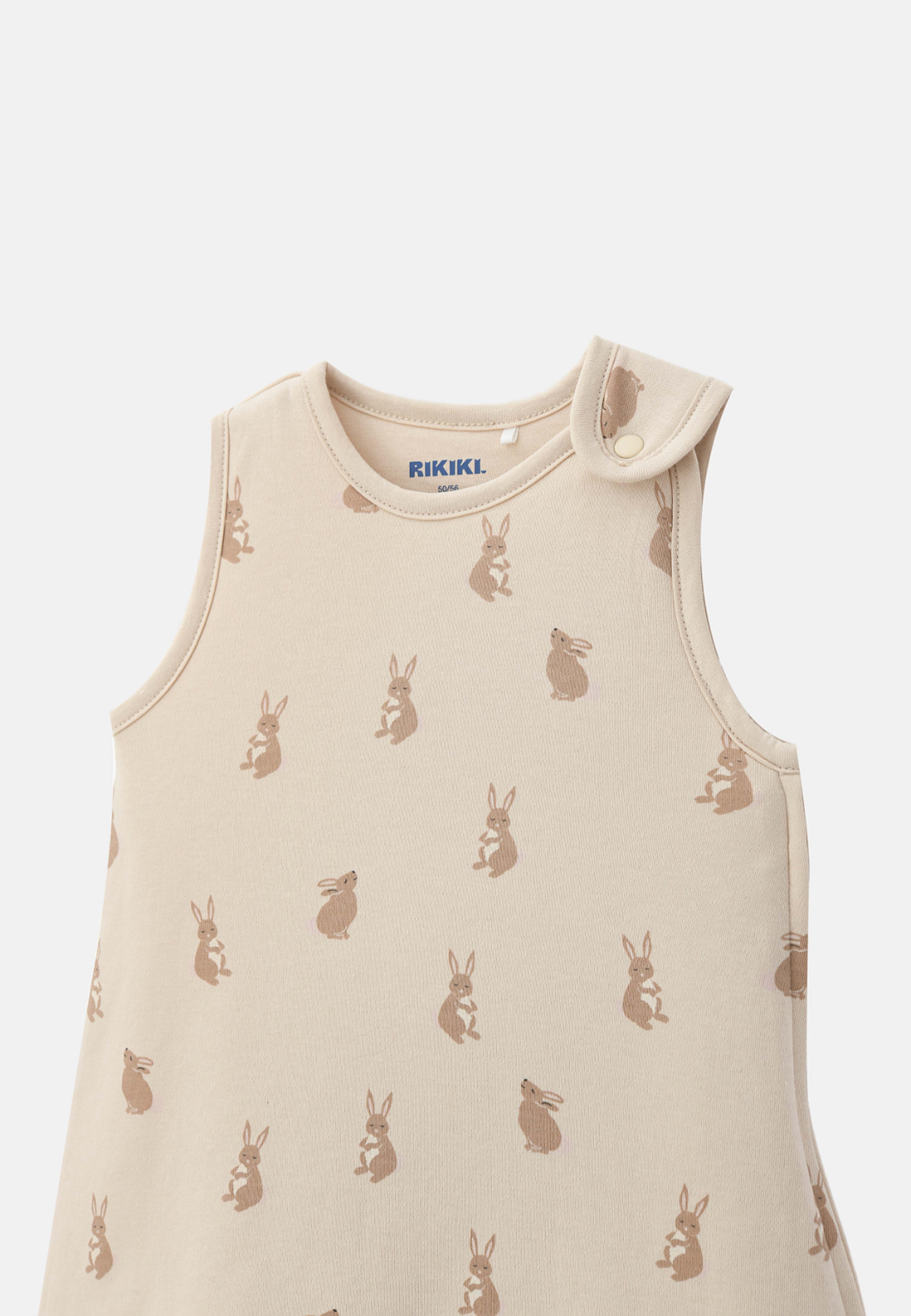Vadderad sovpåse BON, från RIKIKI, i färgen Bunny Darling. Klicka för att öppna bilden i stort format