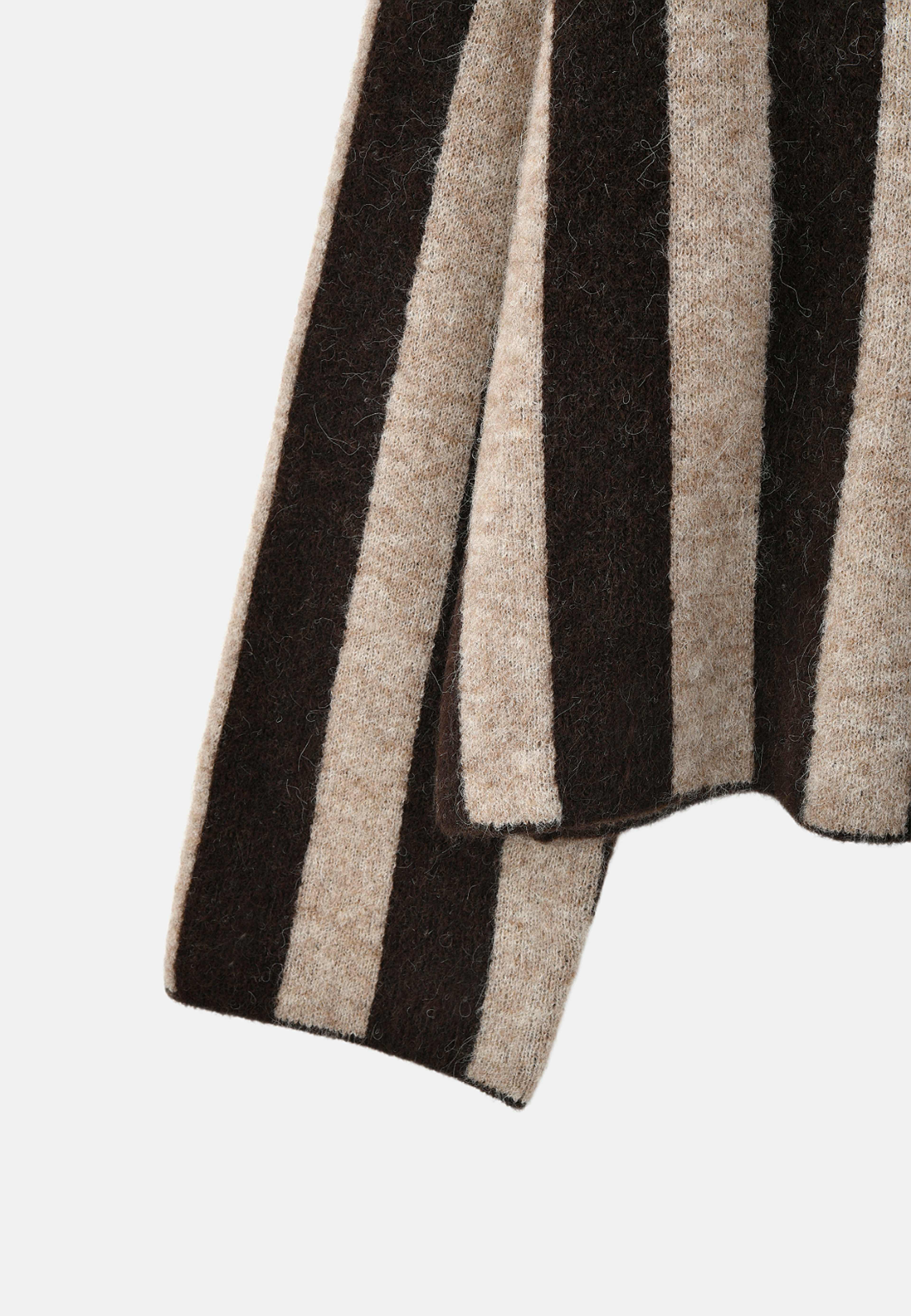 Mönstrad jumper LILLE, från Carin Wester, i färgen Brown Stripe. Klicka för att öppna bilden i stort format