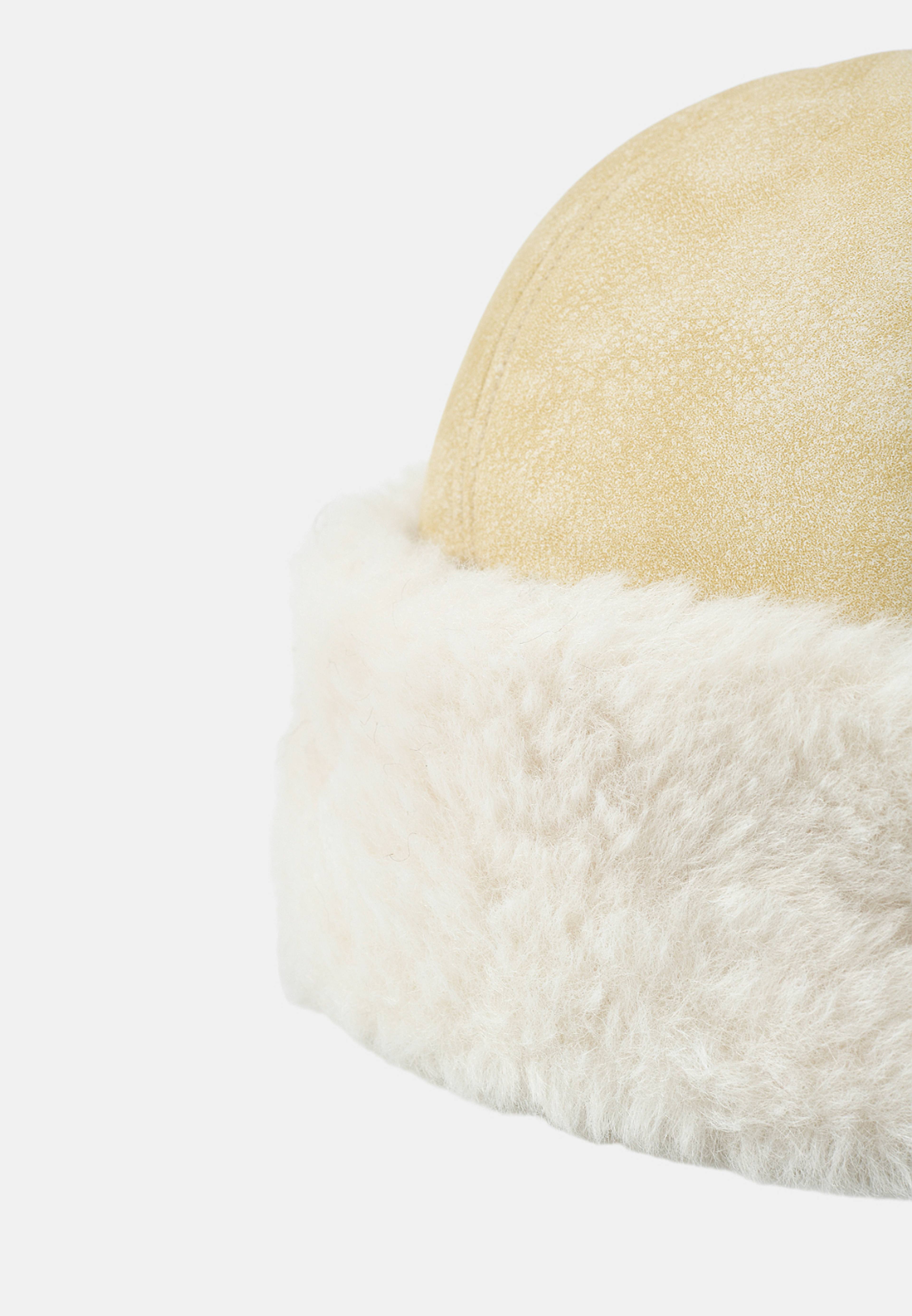 Fodrad mössa MIMMI, från Carin Wester, i färgen Cream White. Klicka för att öppna bilden i stort format