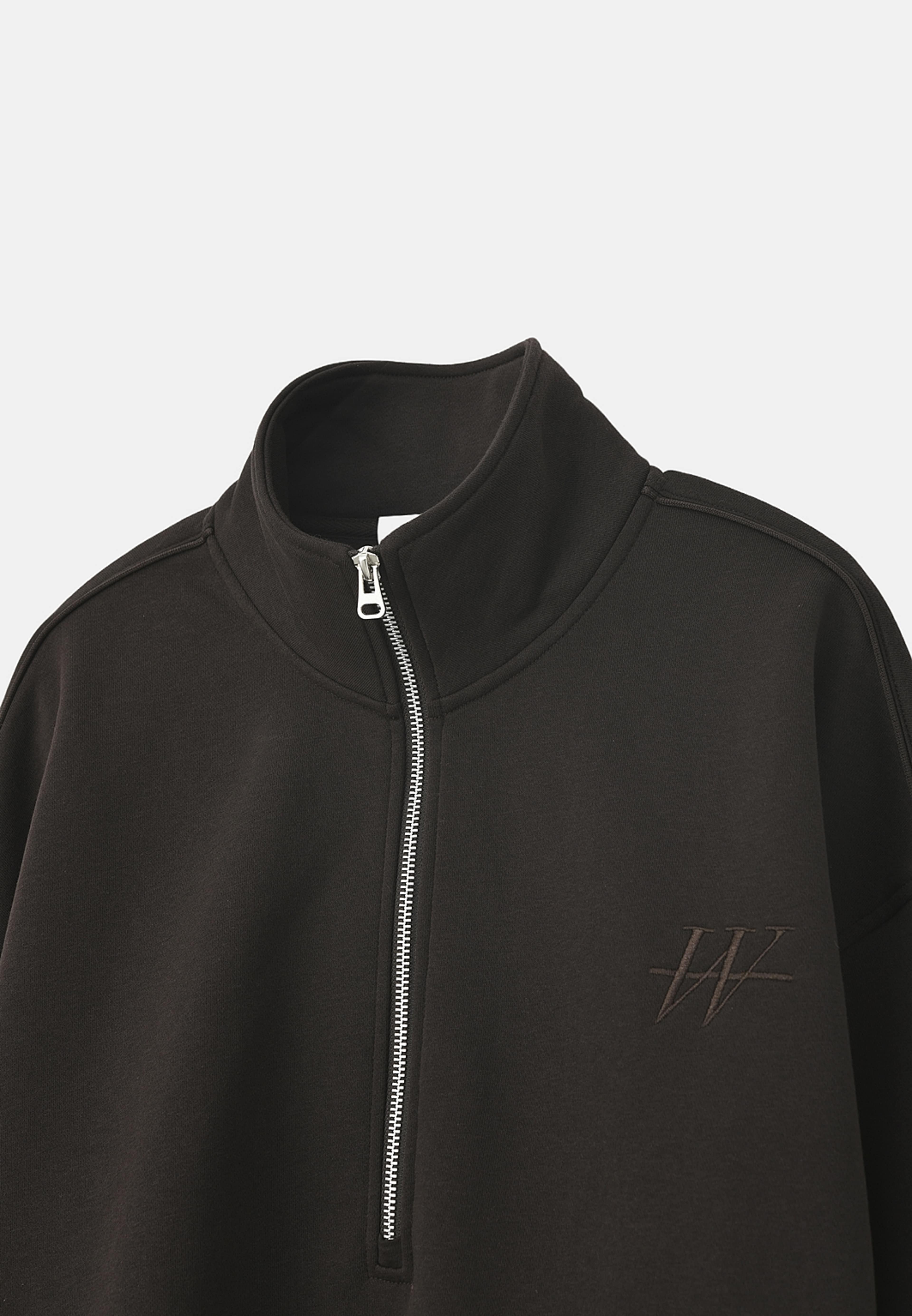 Sweatshirt IDALI, från Carin Wester, i färgen Dark Brown. Klicka för att öppna bilden i stort format