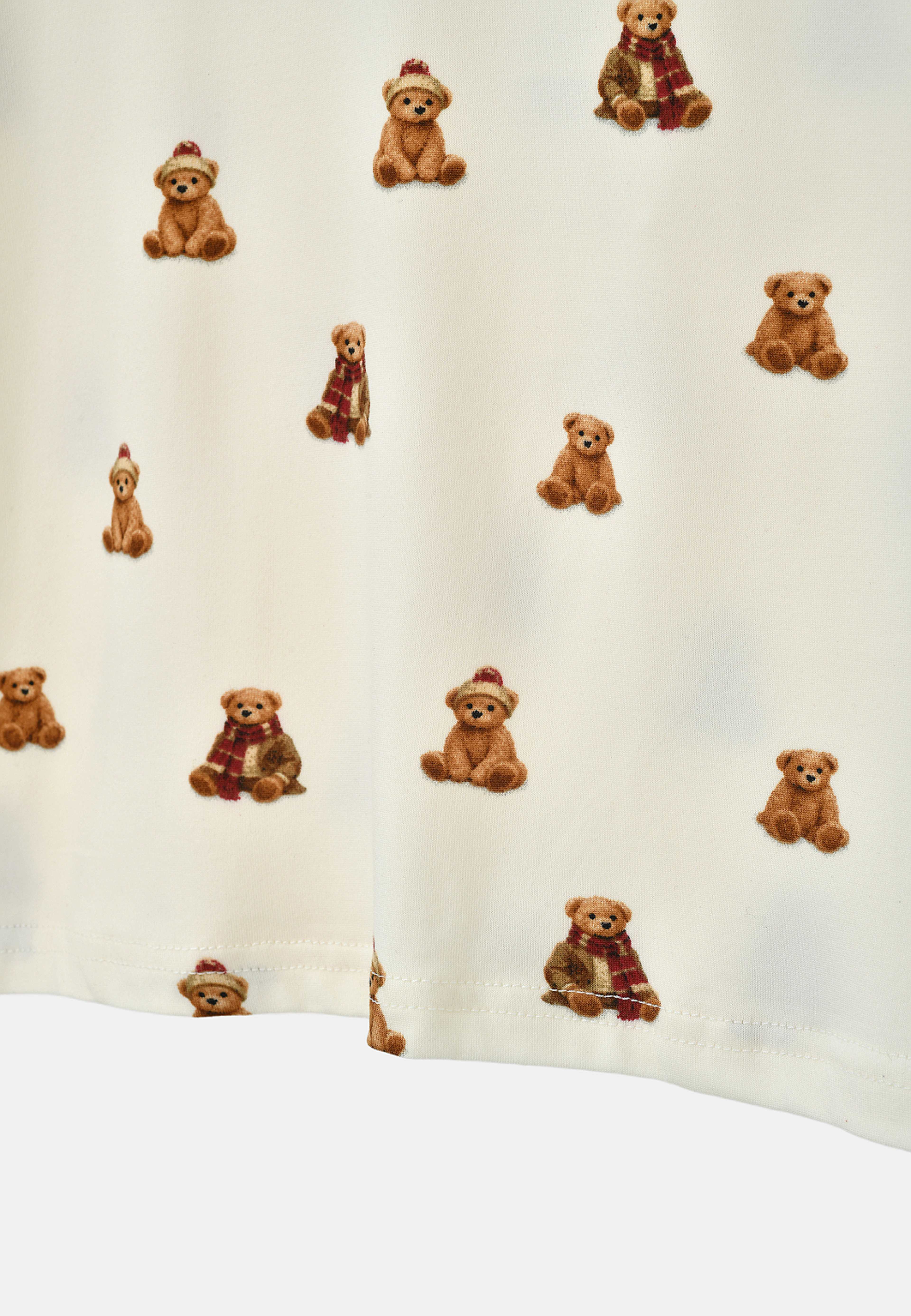 Pyjamas LINNEA, från Å Young, i färgen Bear. Klicka för att öppna bilden i stort format