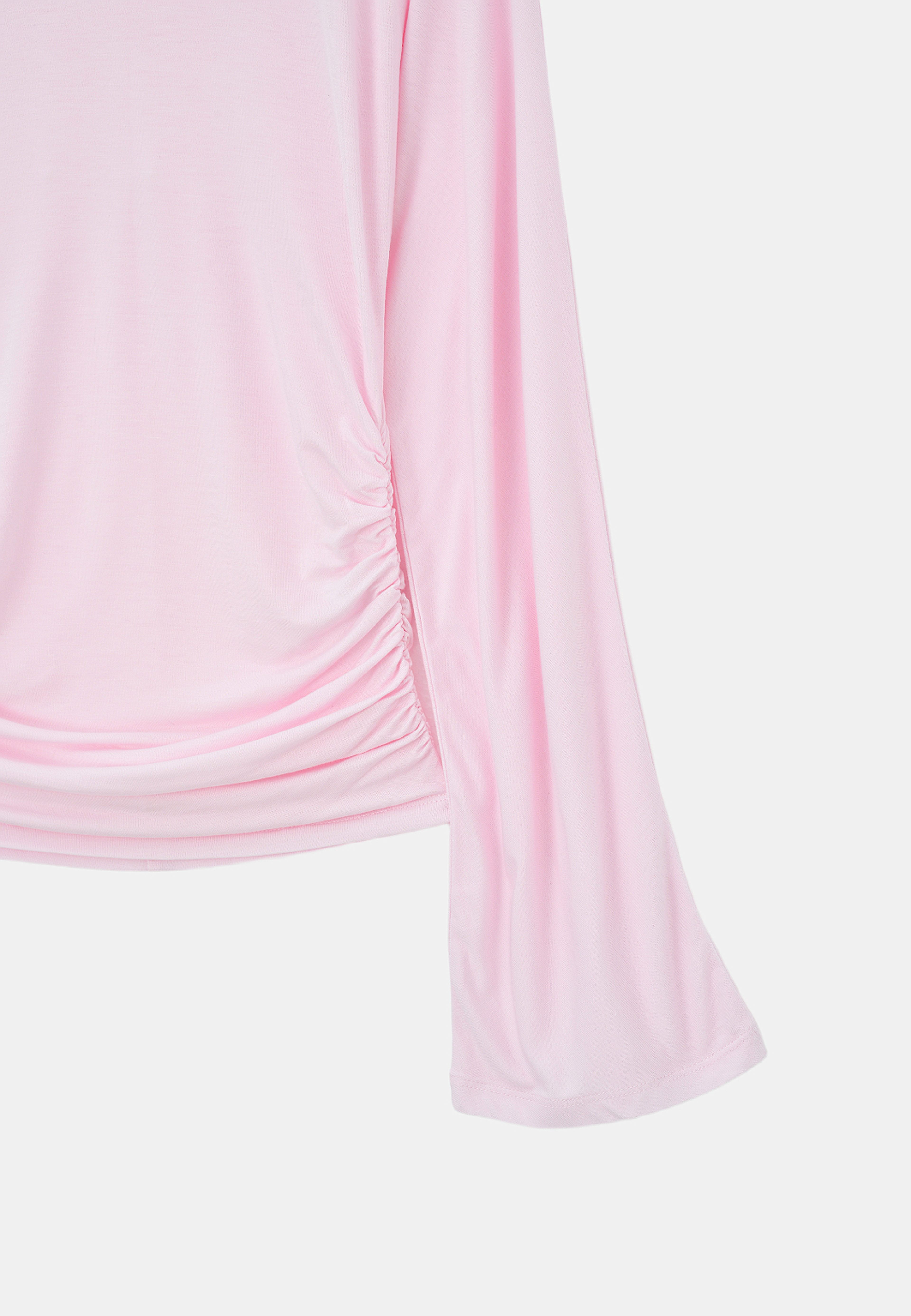 Bat wing jerseytopp EMILY, från Å Young, i färgen Light Pink. Klicka för att öppna bilden i stort format