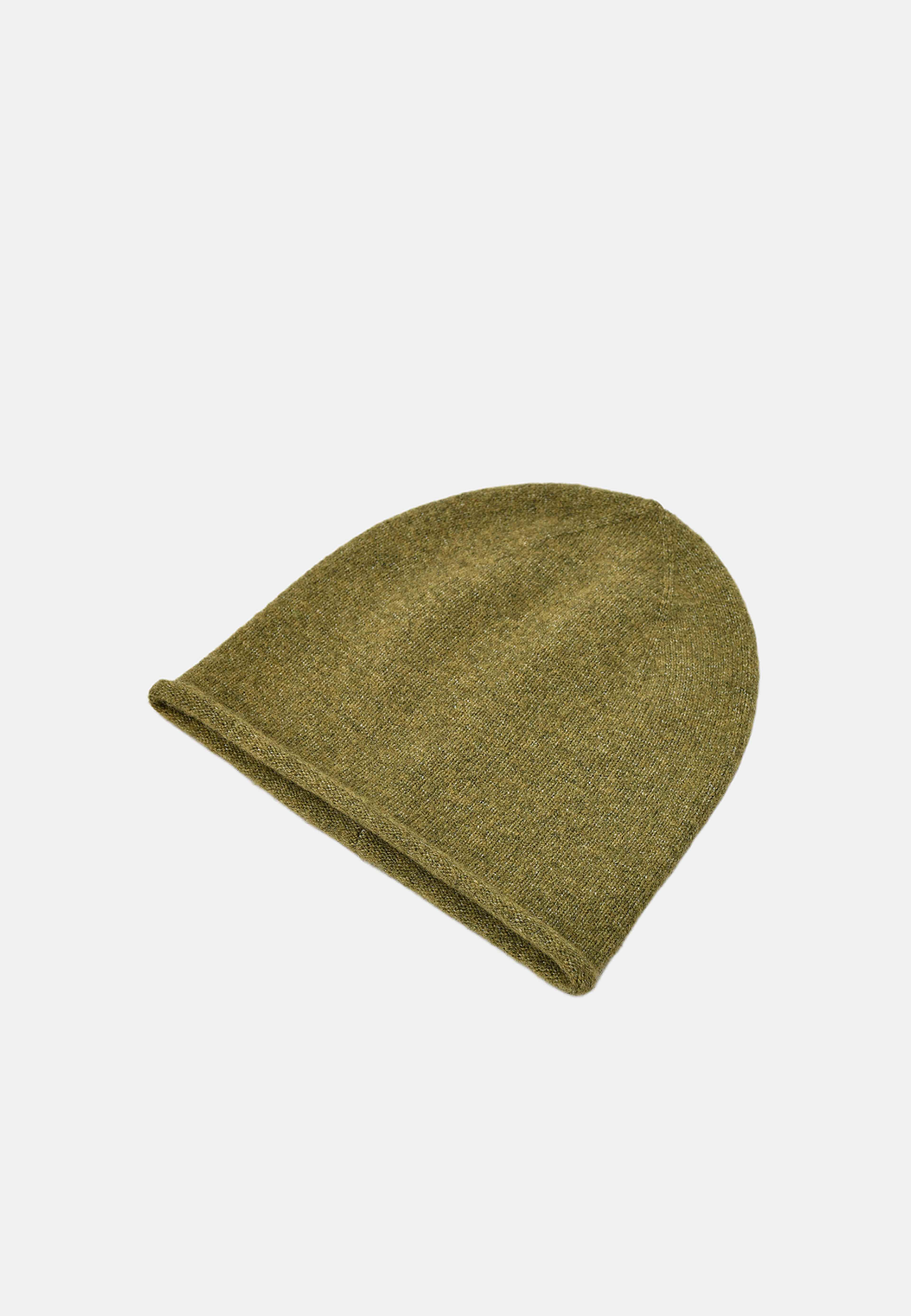 Mössa INA, från Å WOMAN, i färgen Olive. Klicka för att öppna bilden i stort format