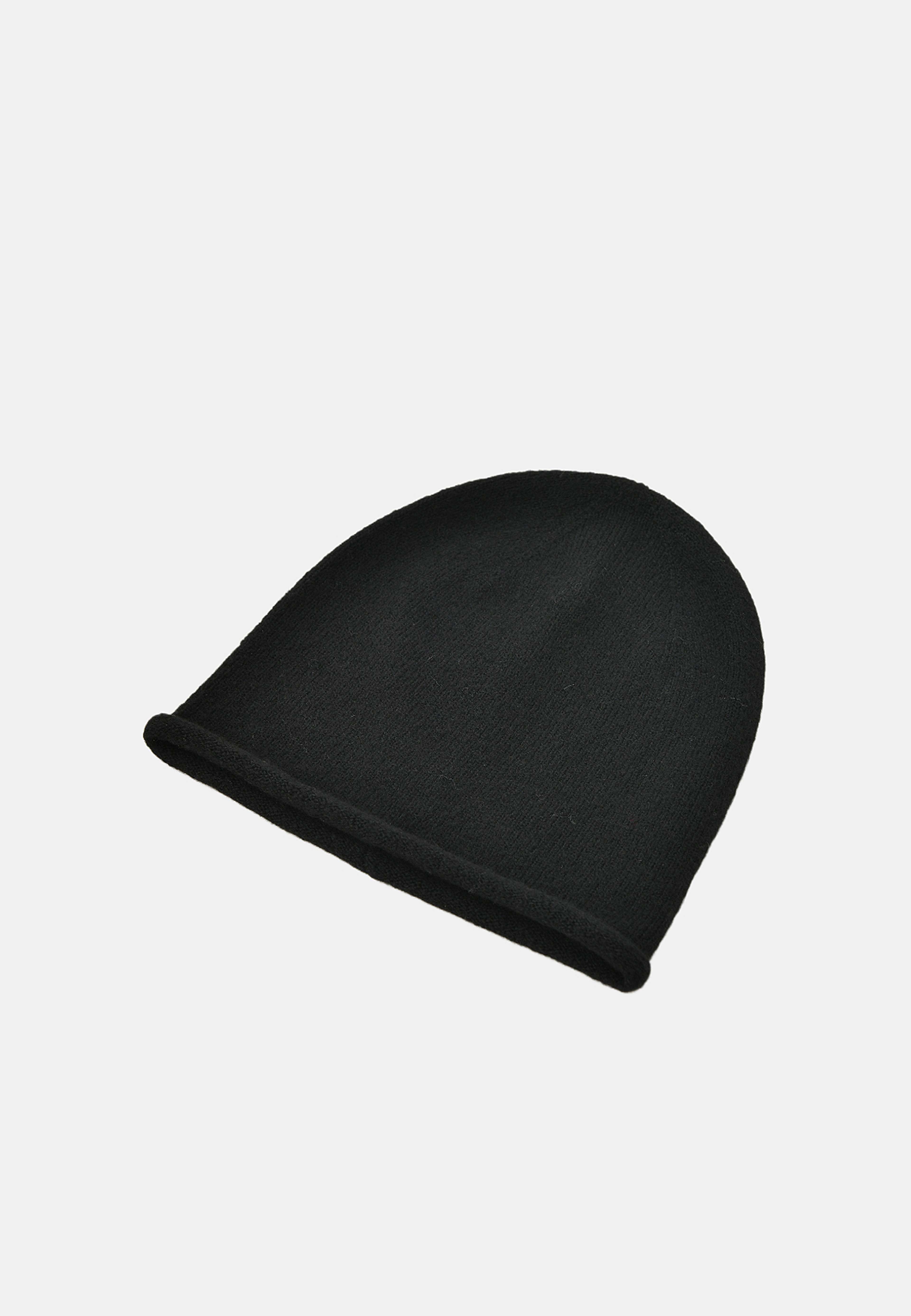 Mössa INA, från Å WOMAN, i färgen Black. Klicka för att öppna bilden i stort format