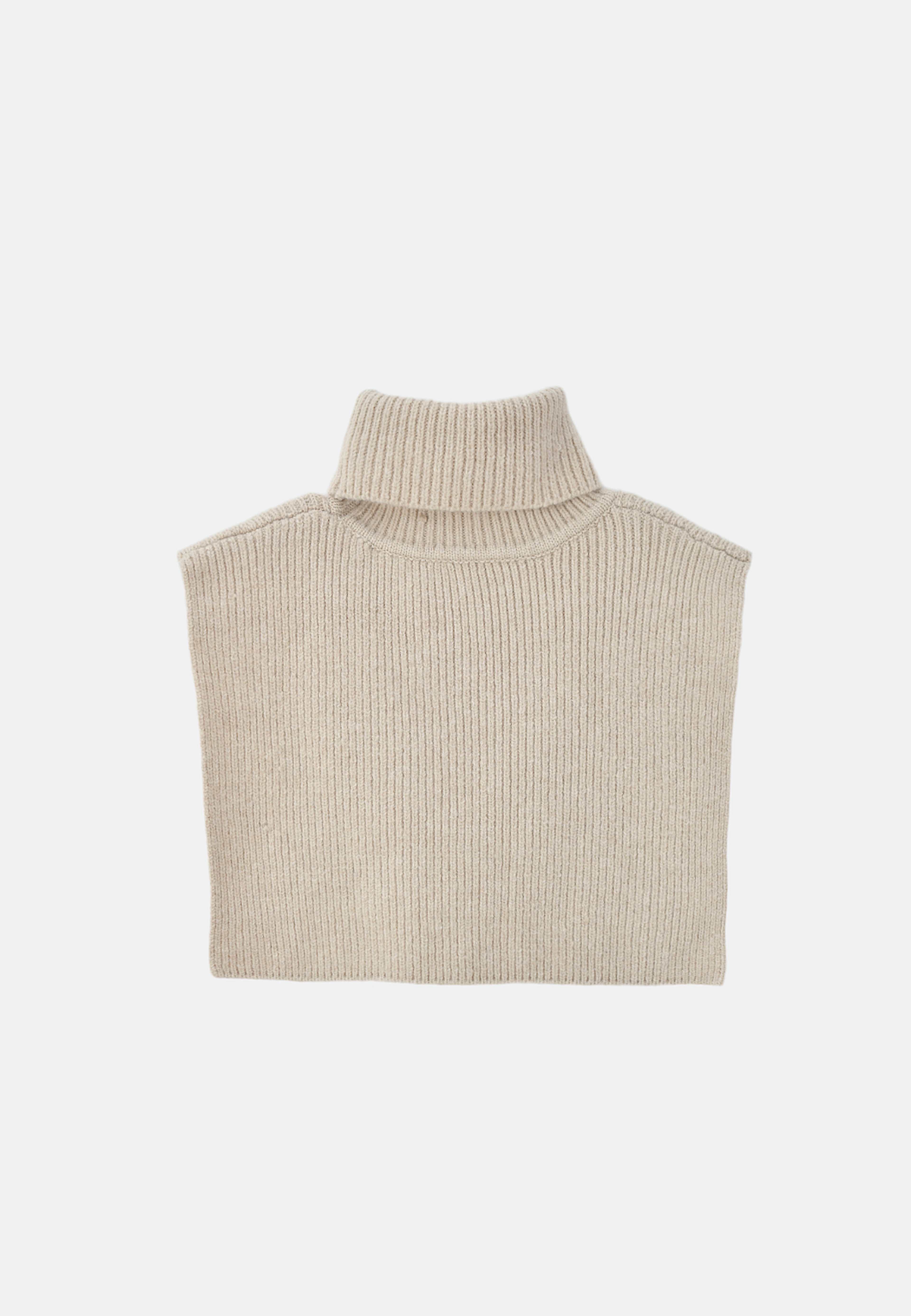 Fuskpolo INA, från Å WOMAN, i färgen Off White. Klicka för att öppna bilden i stort format