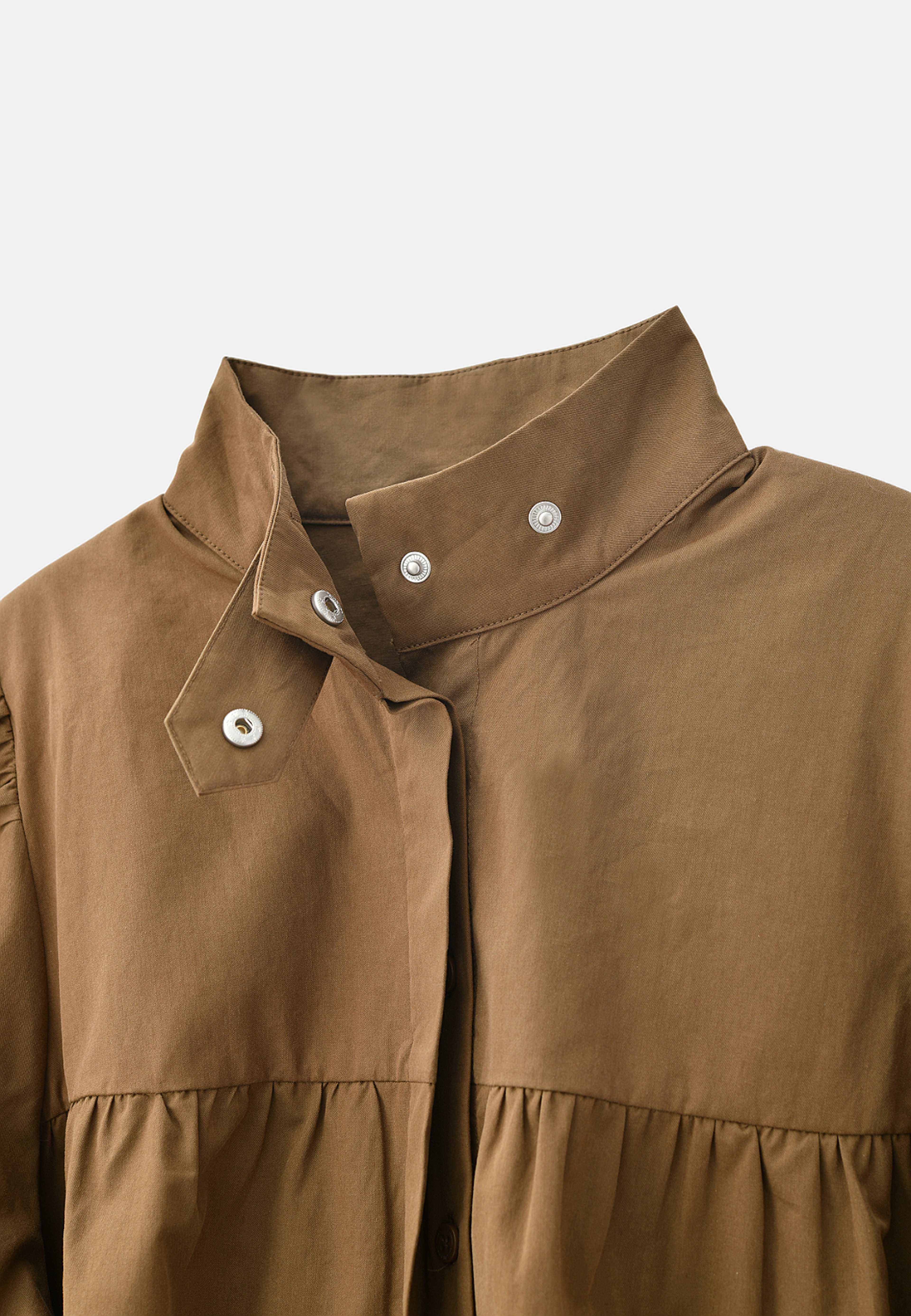Blus KRISTA, från Carin Wester, i färgen Dark Olive. Klicka för att öppna bilden i stort format