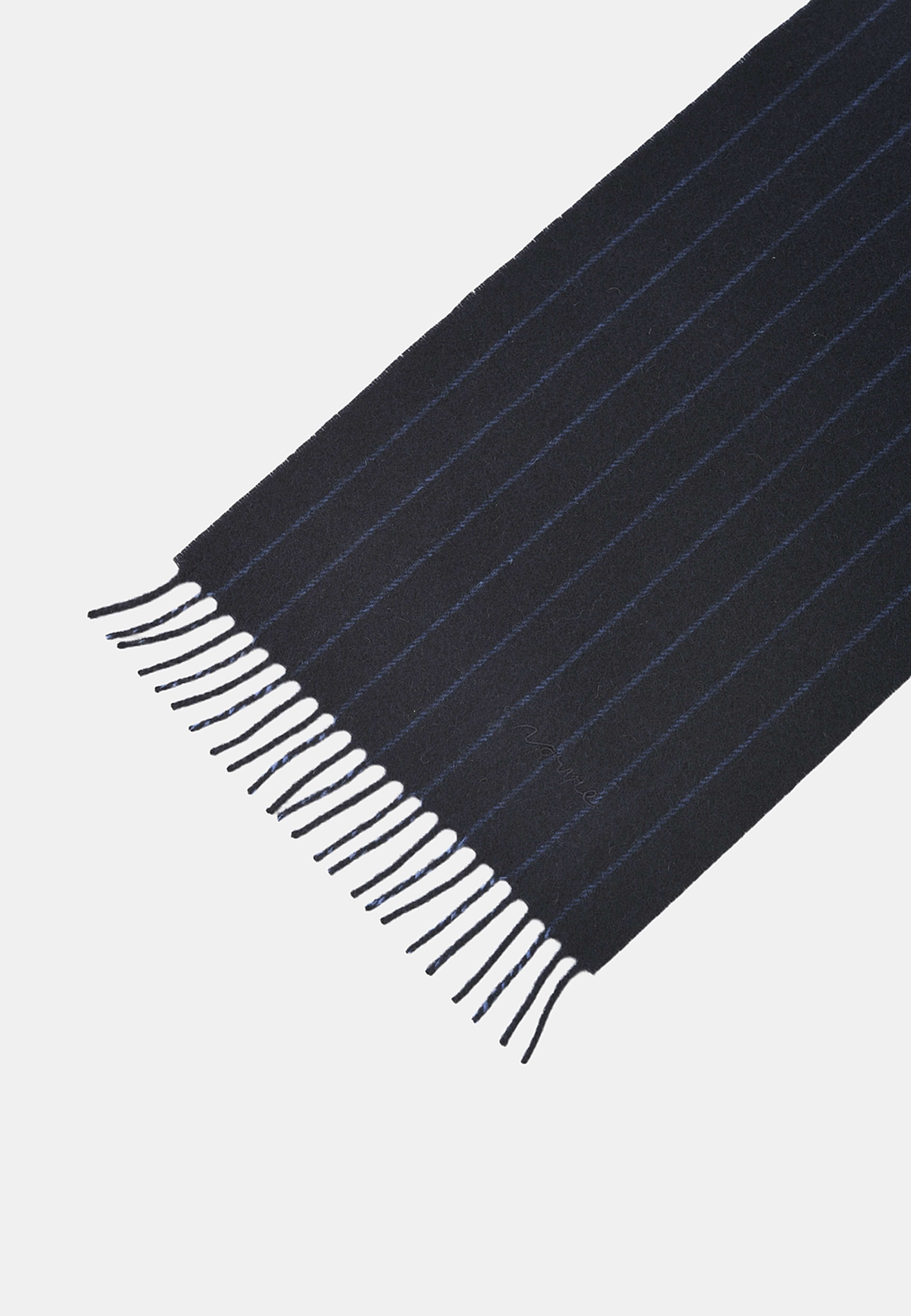Halsduk i ull SEBASTIAN, från NORVIE, i färgen Navy Stripe. Klicka för att öppna bilden i stort format