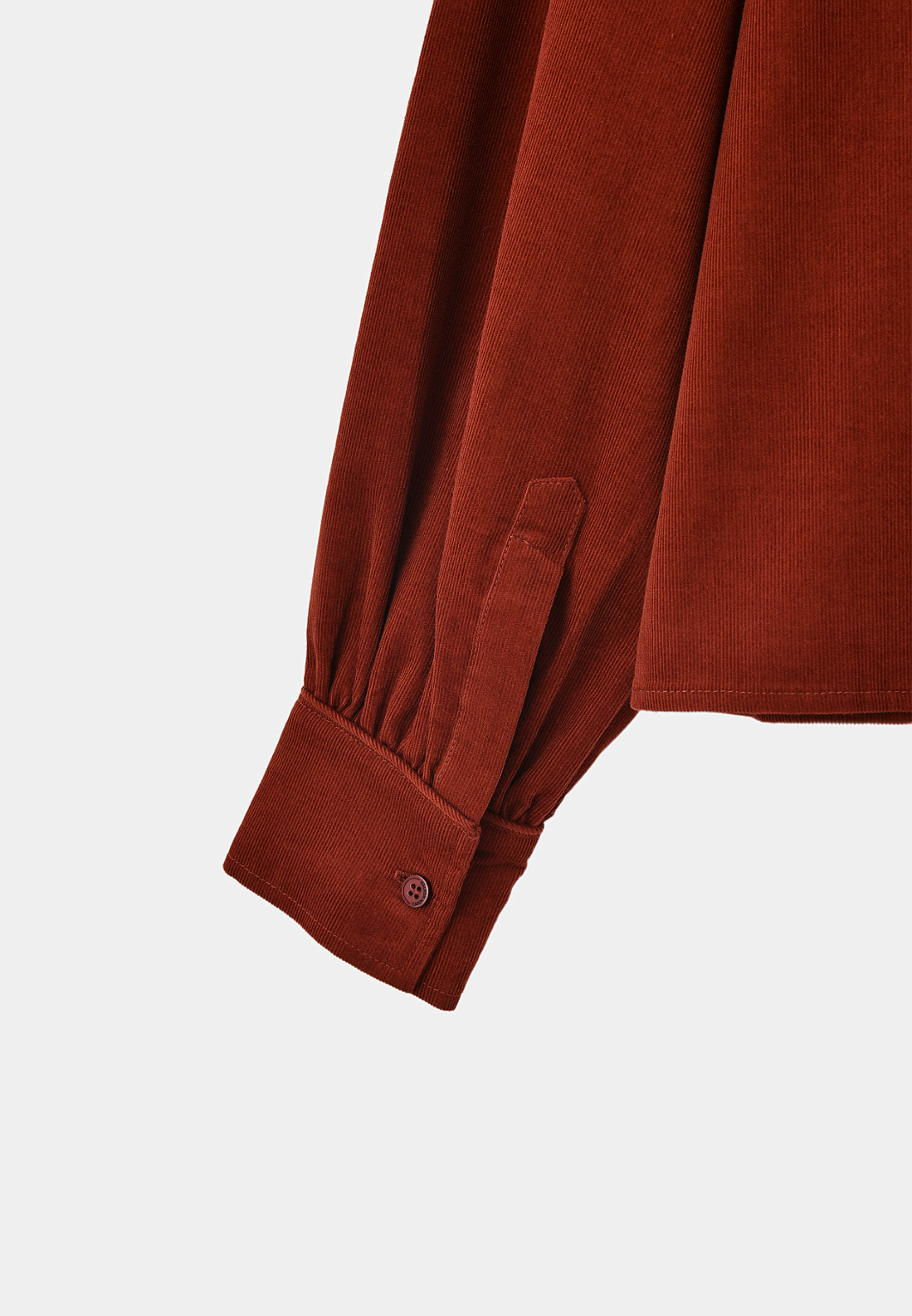 Manchesterblus AMELIE, från Carin Wester, i färgen Red Brown. Klicka för att öppna bilden i stort format