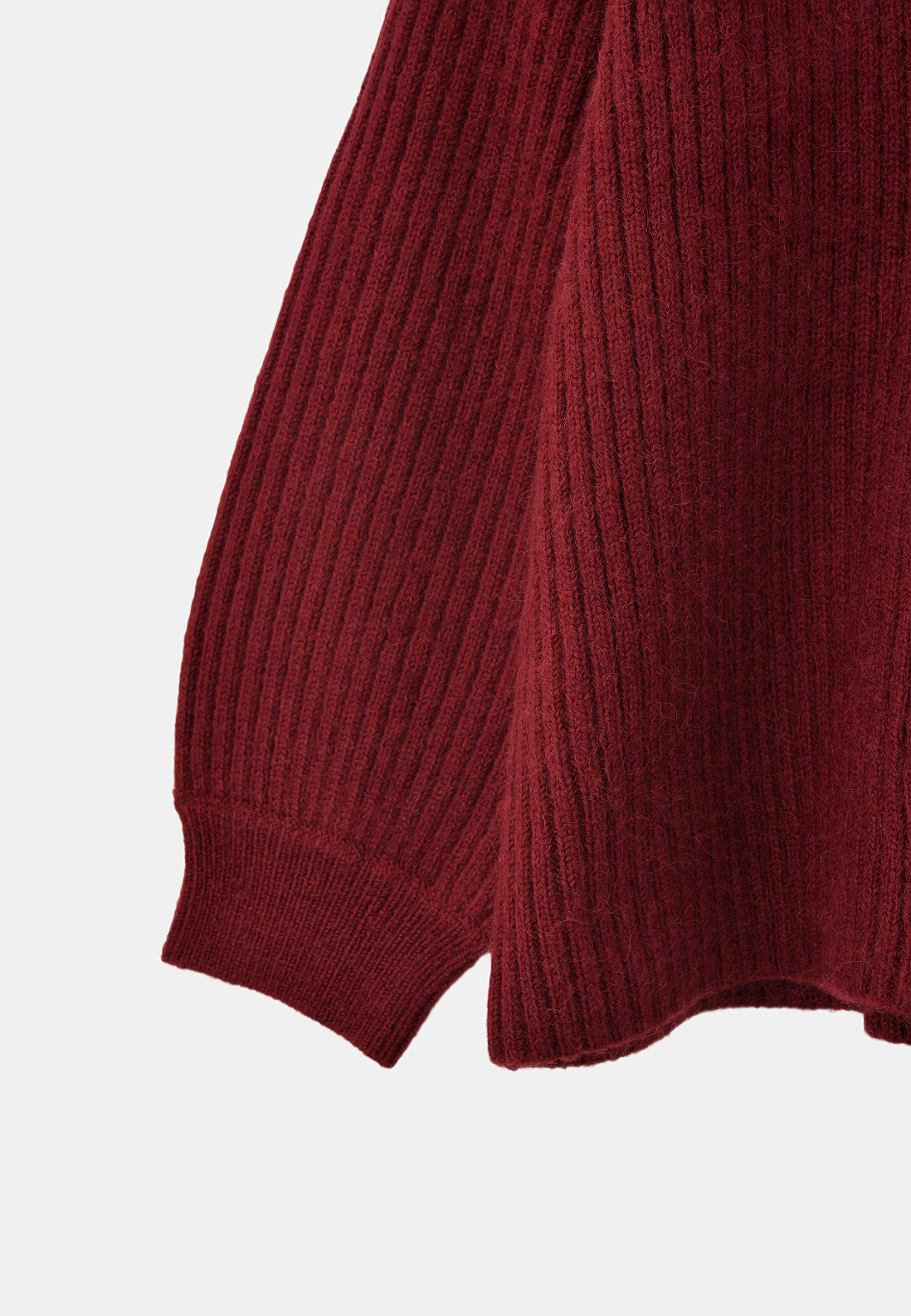Ribbad cardigan LINDY, från Carin Wester, i färgen Wine. Klicka för att öppna bilden i stort format