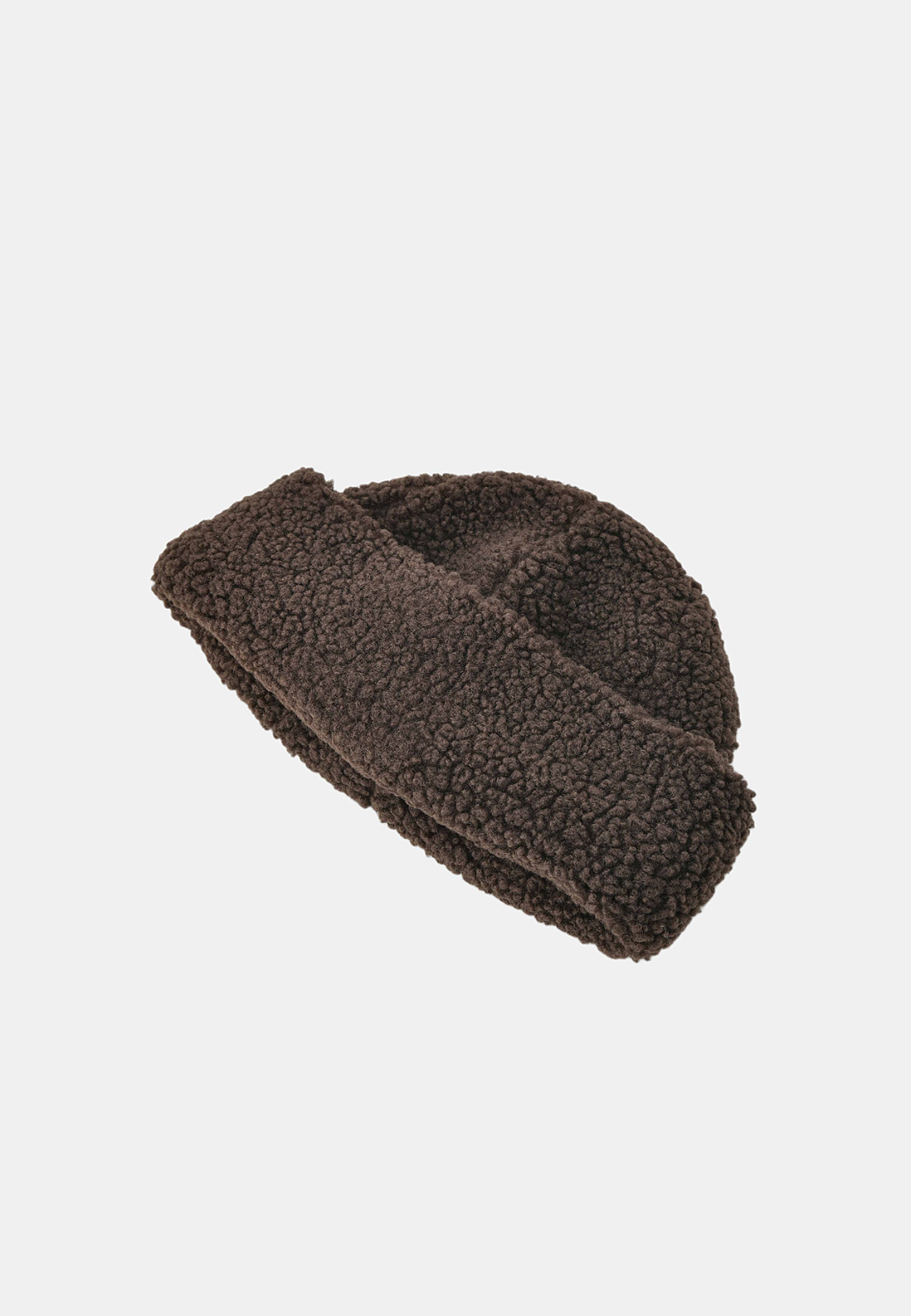 Mössa i pile BIRGITTA, från Carin Wester, i färgen Dark Brown. Klicka för att öppna bilden i stort format
