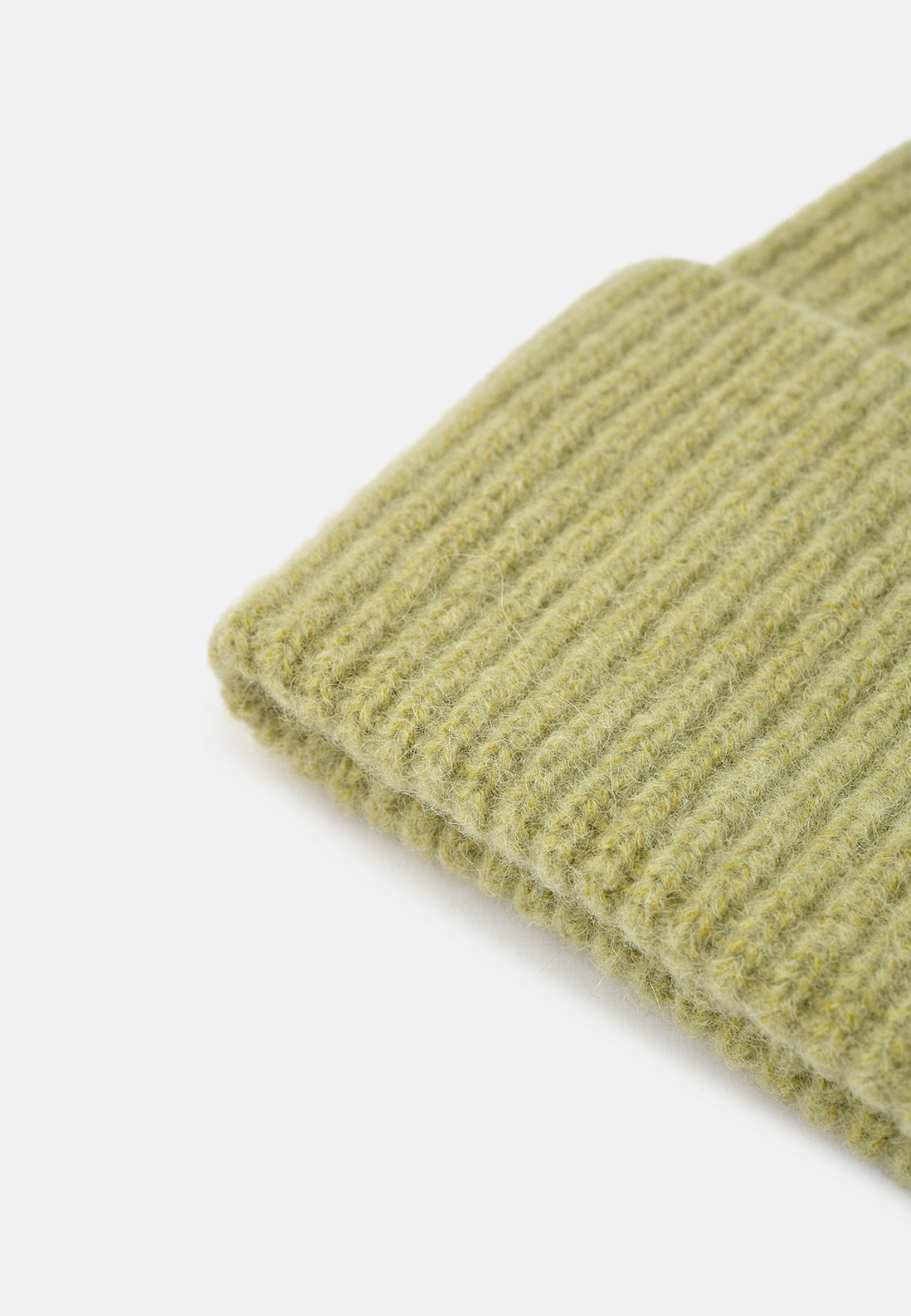 Mössa JULES, från Carin Wester, i färgen Light Green. Klicka för att öppna bilden i stort format