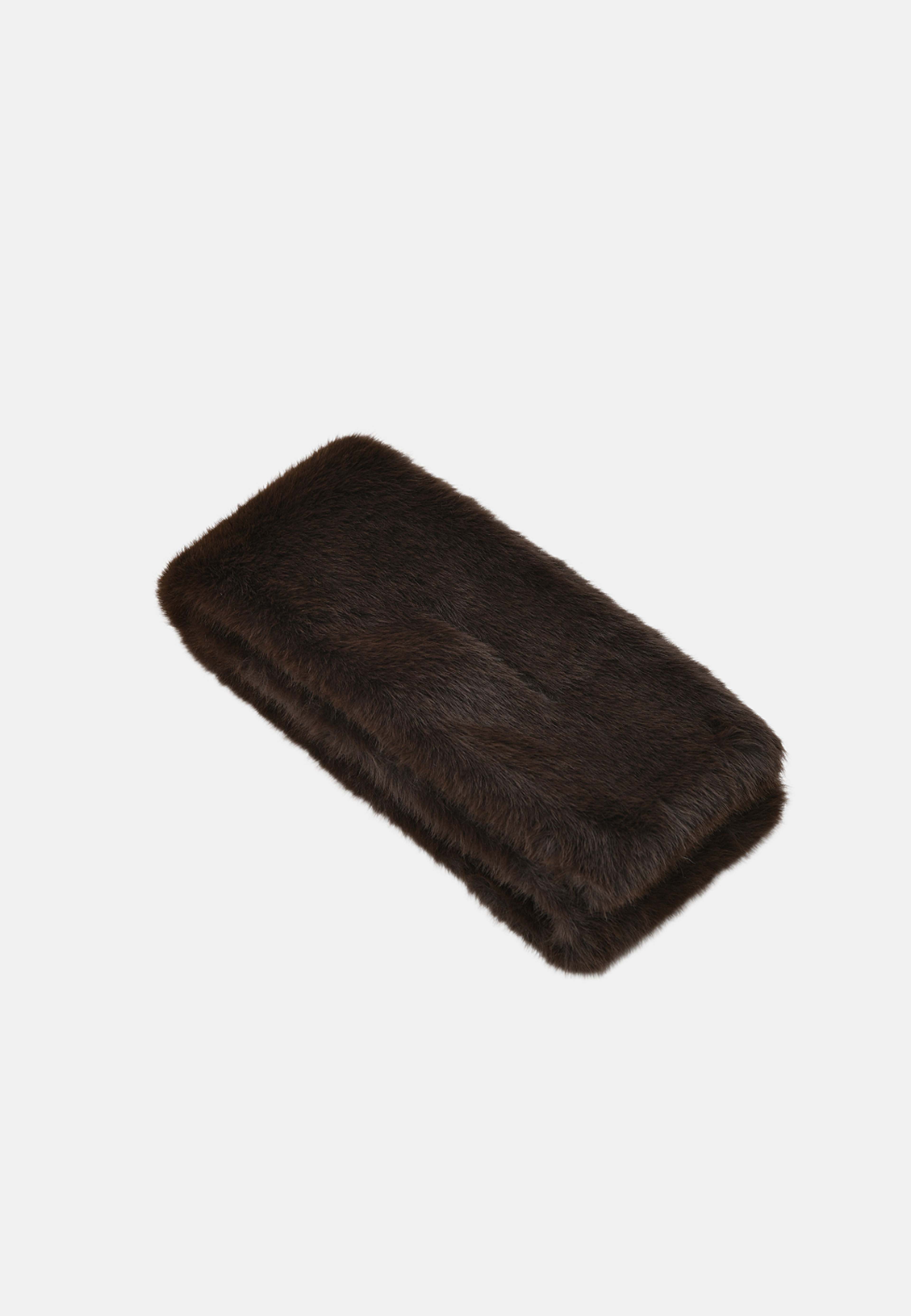Scarf i fuskpäls AMMI, från Carin Wester, i färgen Dark Brown. Klicka för att öppna bilden i stort format