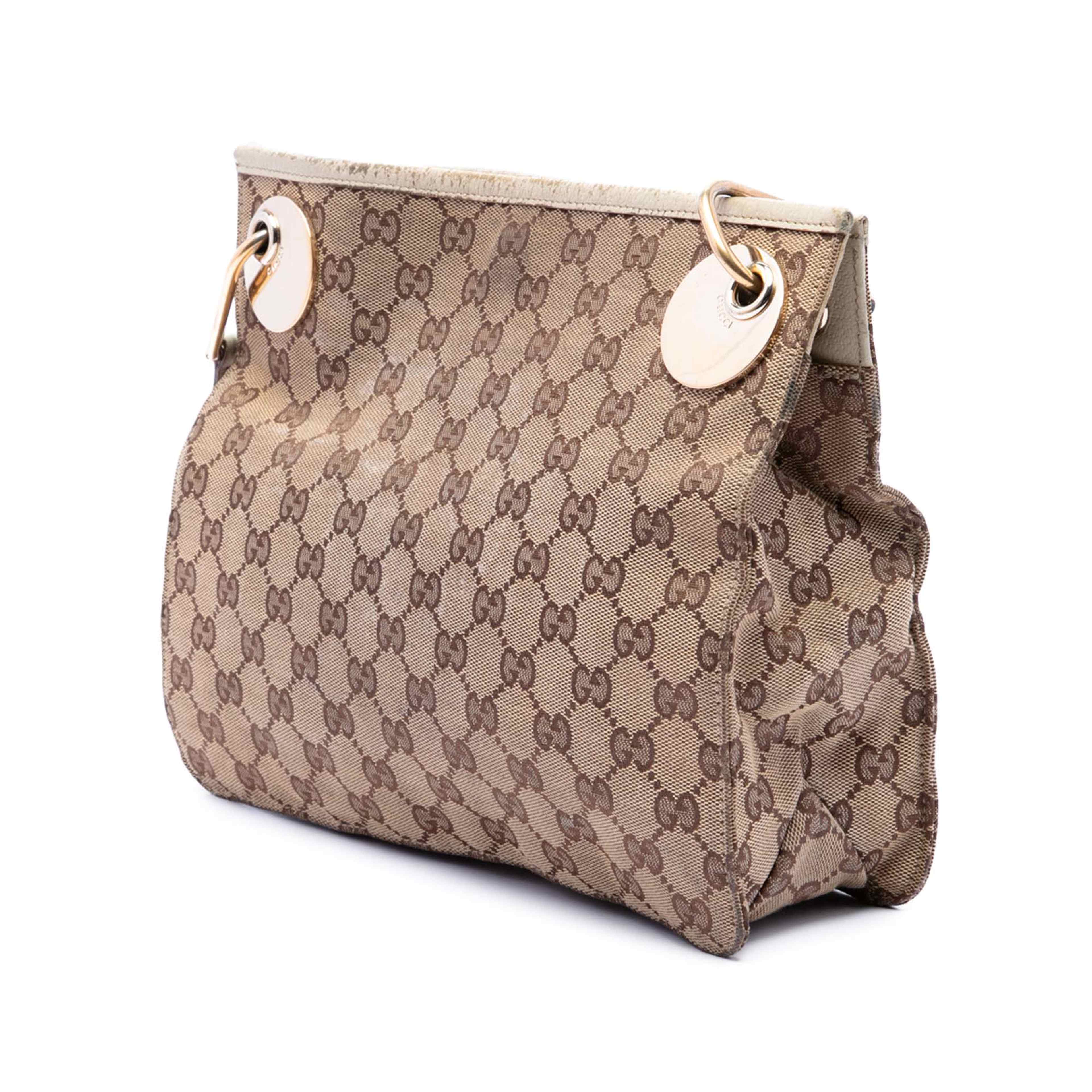 Gucci Gg Canvas Eclipse Crossbody, från Luxclusif, i färgen beige. Klicka för att öppna bilden i stort format