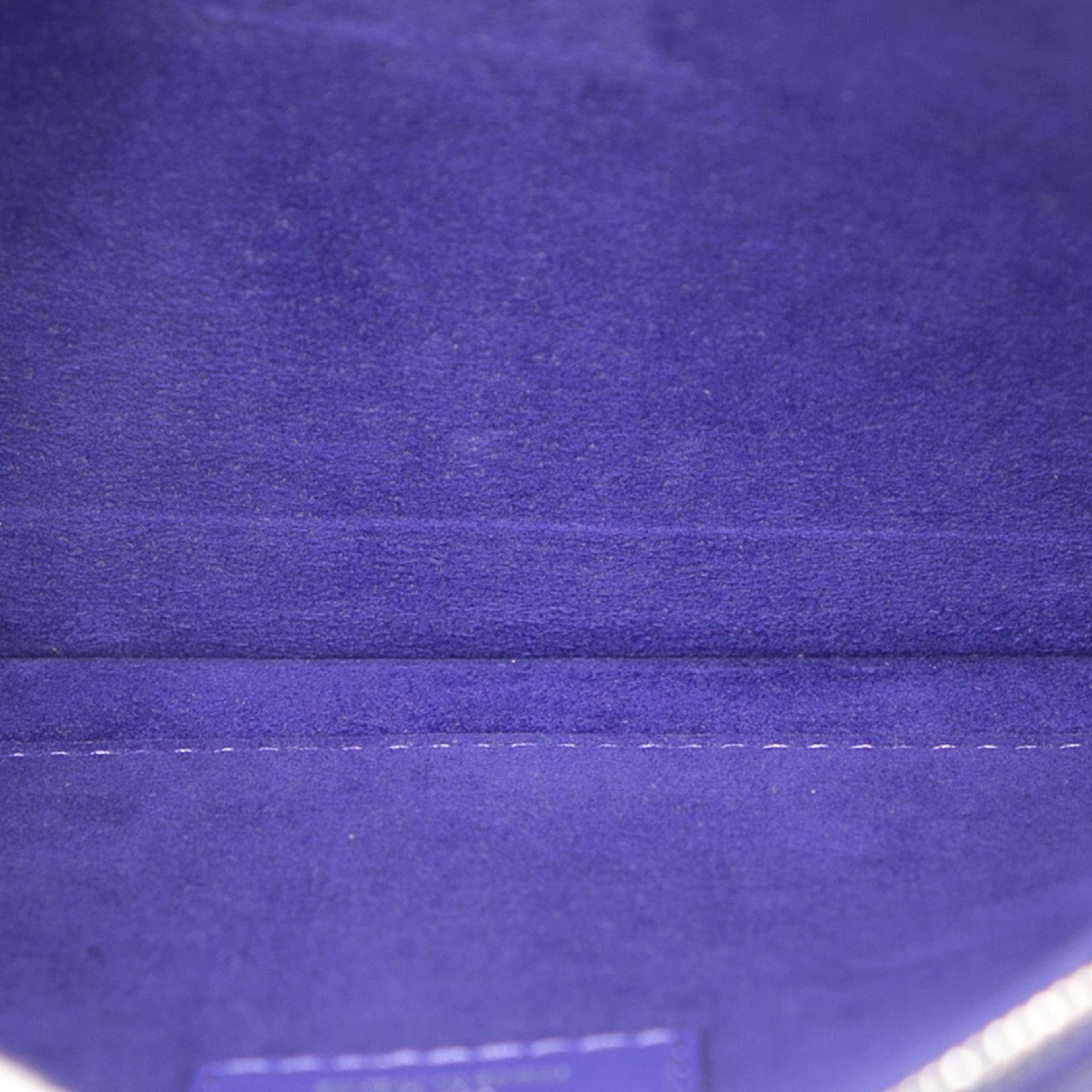 Louis Vuitton Epi Neverfull Pouch, från Luxclusif, i färgen purple. Klicka för att öppna bilden i stort format