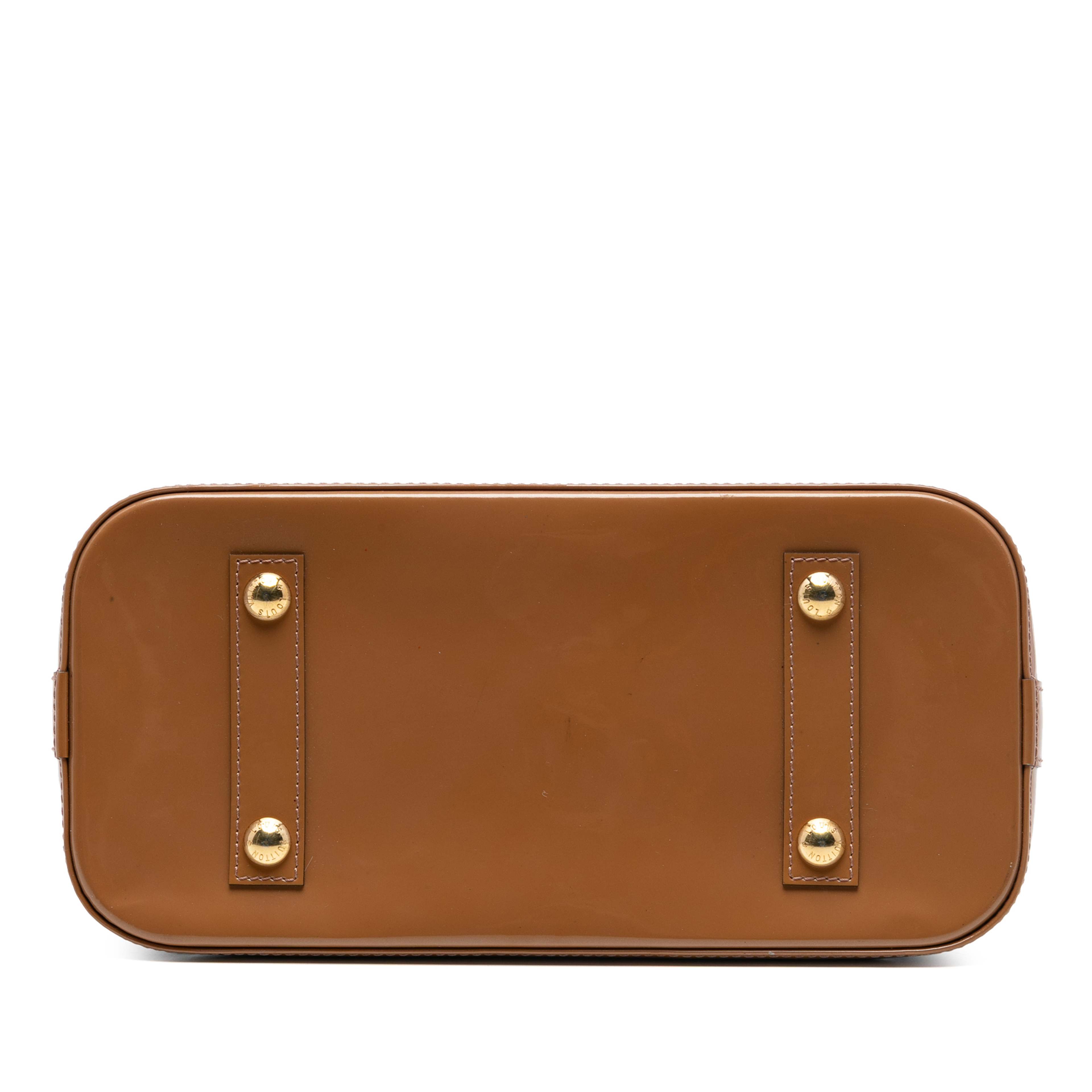 Louis Vuitton Monogram Vernis Alma Pm, från Luxclusif, i färgen brown. Klicka för att öppna bilden i stort format