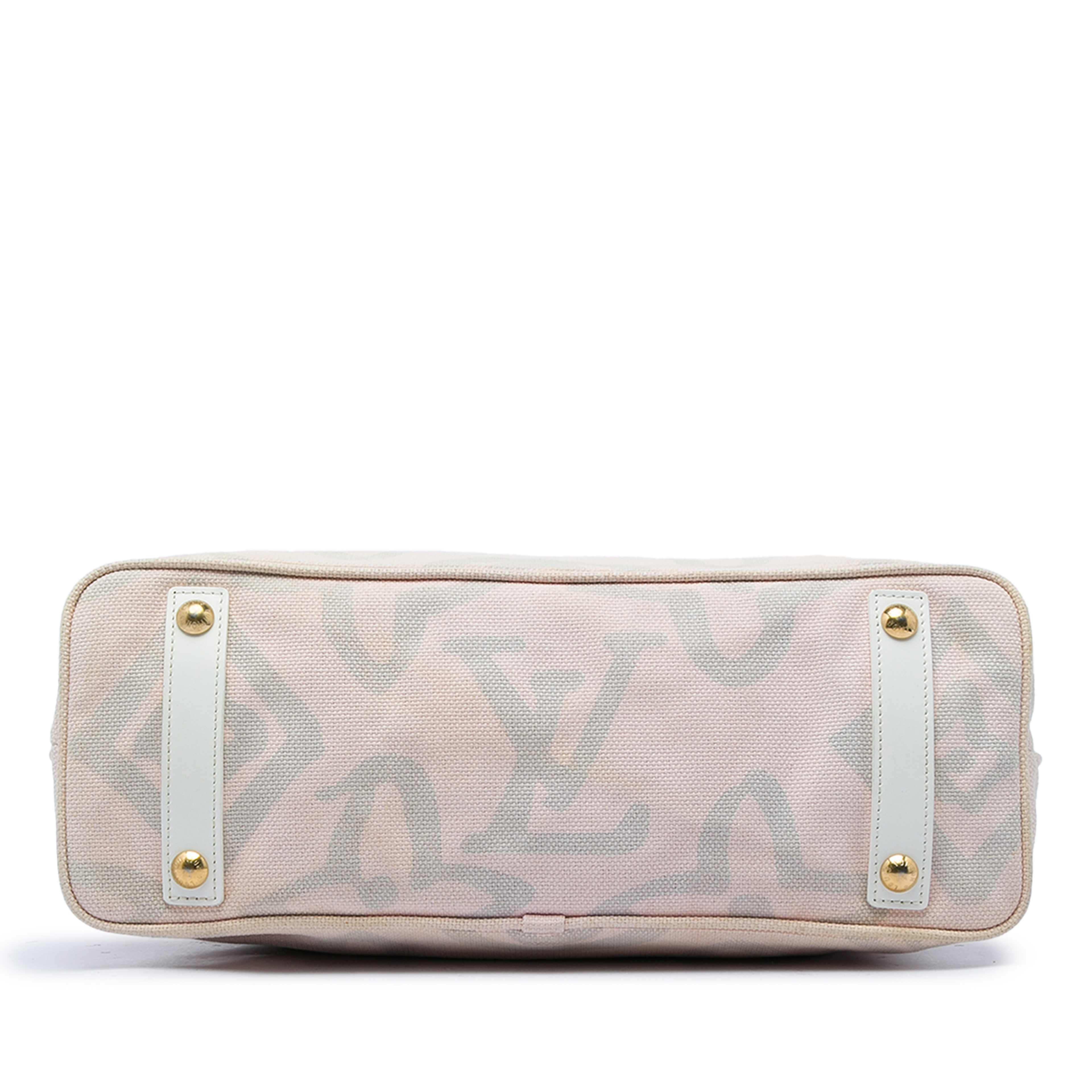 Louis Vuitton Monogram Tahitienne Cabas Pm, från Luxclusif, i färgen rosa. Klicka för att öppna bilden i stort format