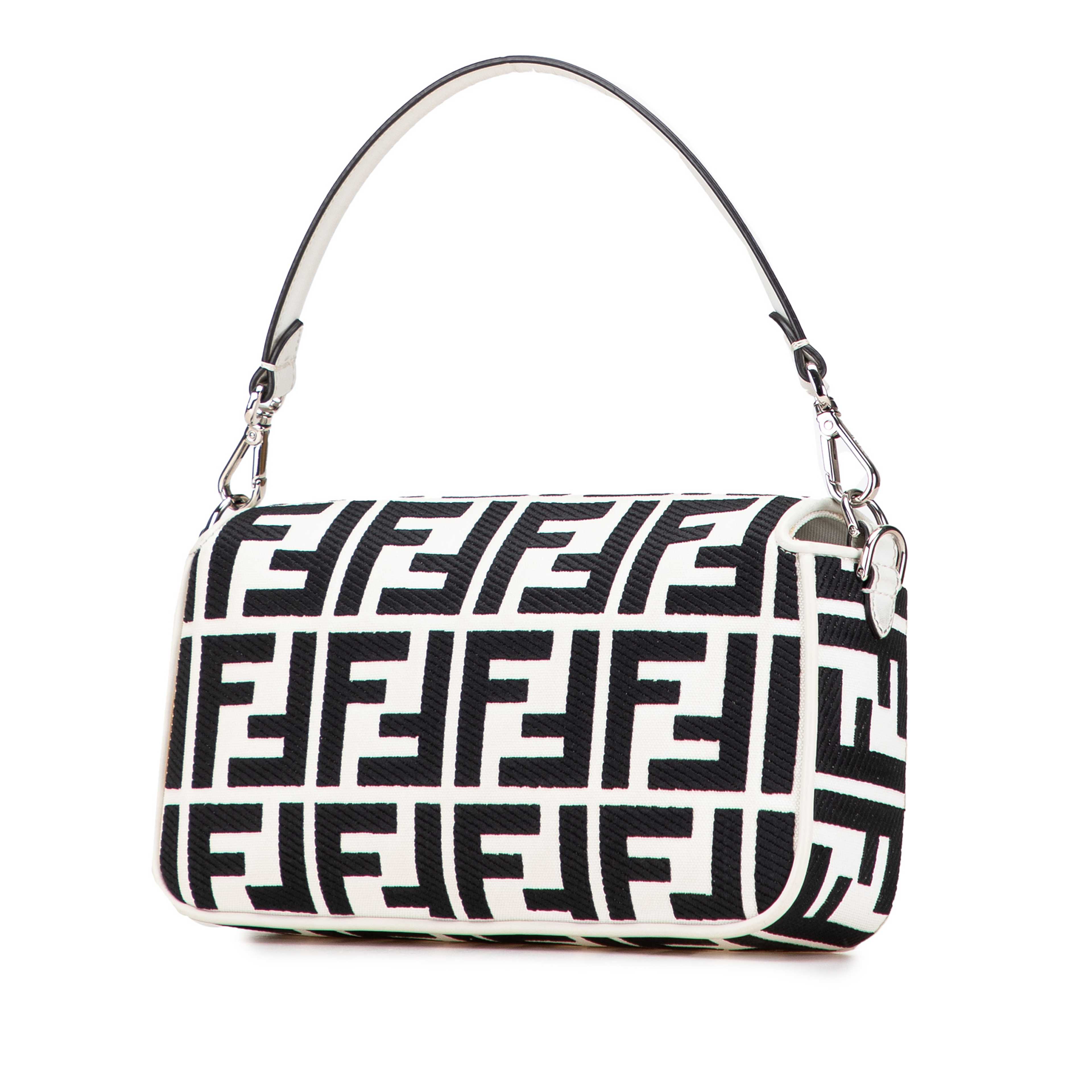 Fendi Zucca Embroidered Canvas Baguette Satchel, från Luxclusif, i färgen white. Klicka för att öppna bilden i stort format