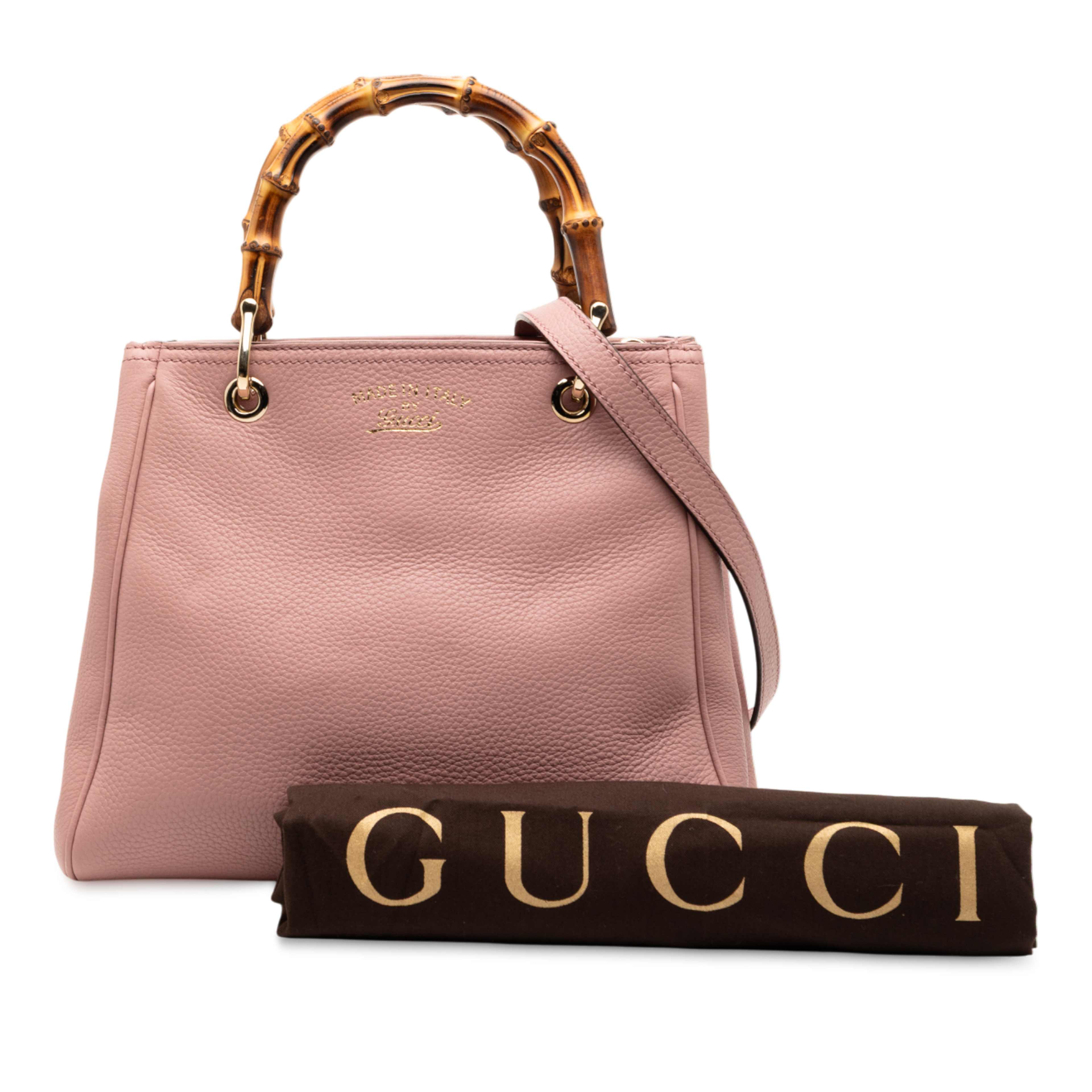 Gucci Small Calfskin Bamboo Shopper Satchel, från Luxclusif, i färgen rosa. Klicka för att öppna bilden i stort format