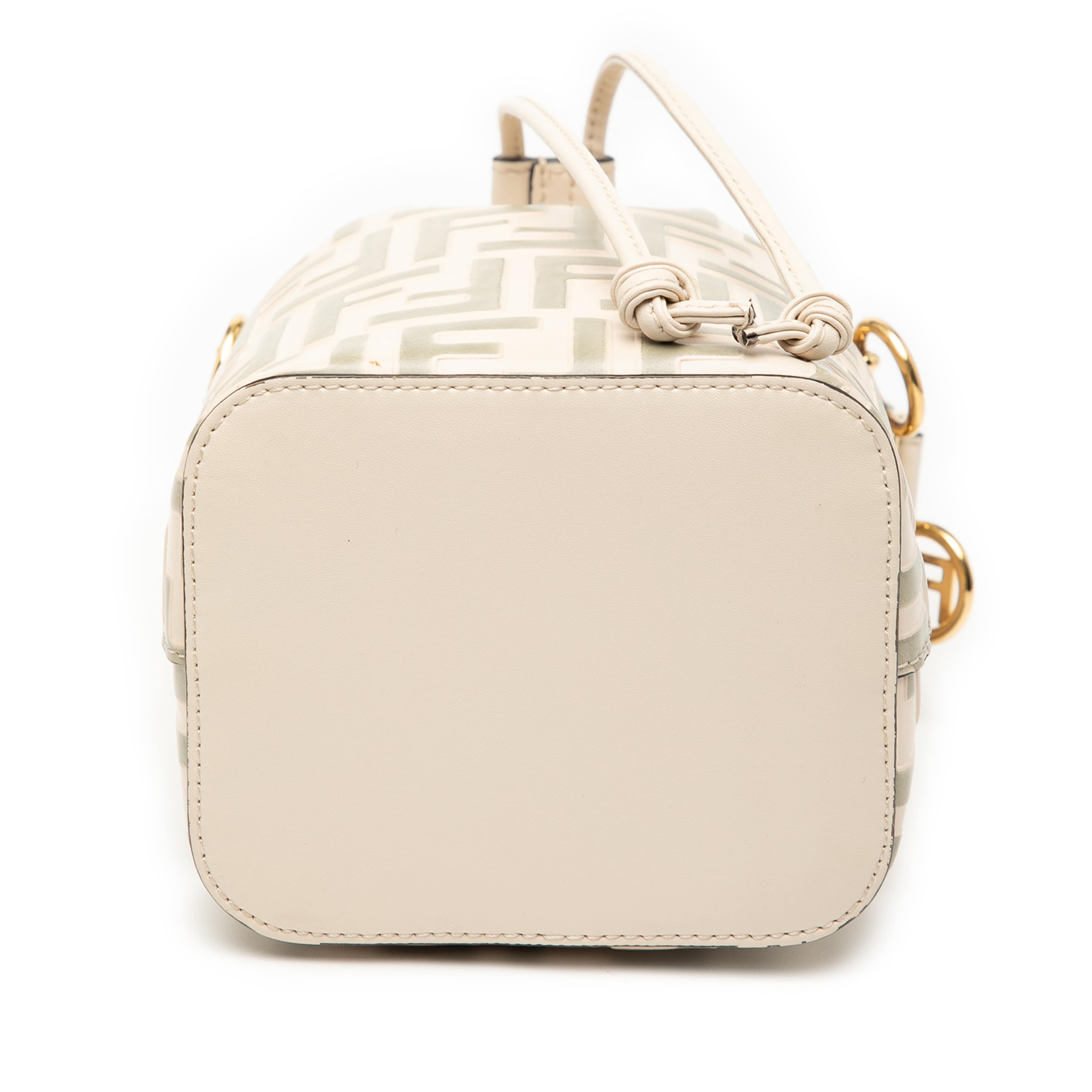 Fendi Mini Zucca Embossed Leather Mon Tresor Bucket Bag, från Luxclusif, i färgen beige. Klicka för att öppna bilden i stort format