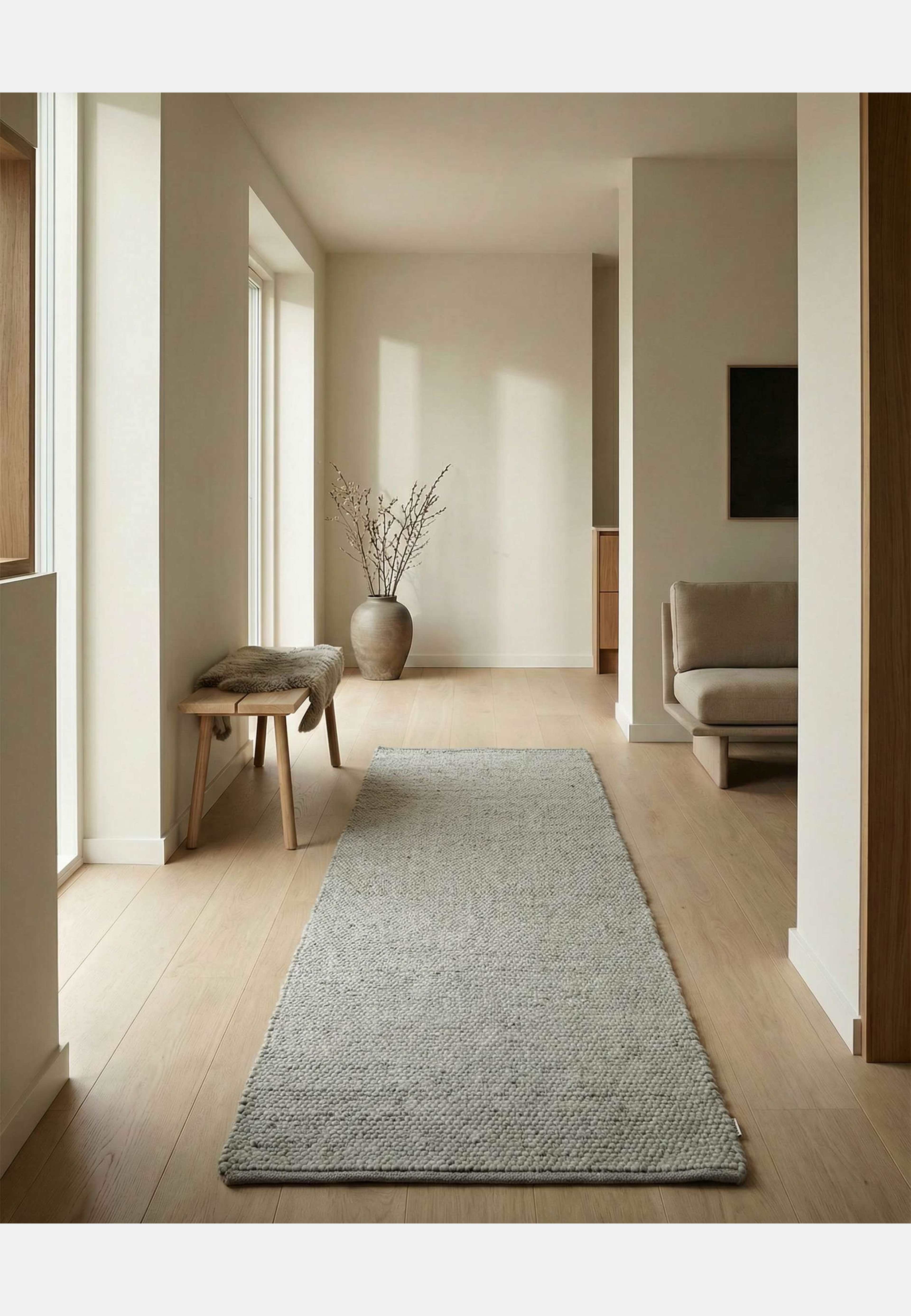 Gångmatta Merino, från Classic Collection, i färgen concrete. Klicka för att öppna bilden i stort format