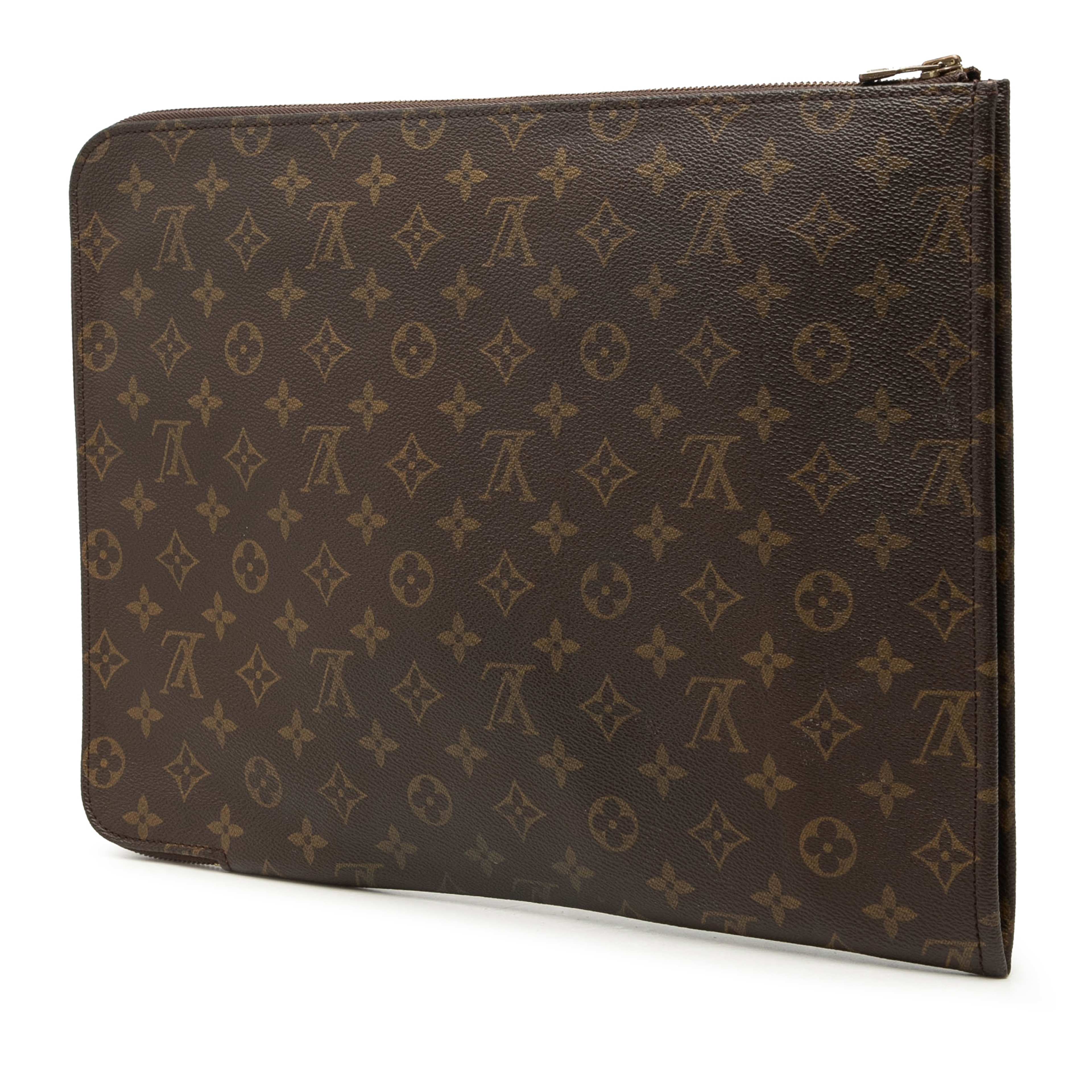 Louis Vuitton Monogram Poche Documents Portfolio, från Luxclusif, i färgen brun. Klicka för att öppna bilden i stort format