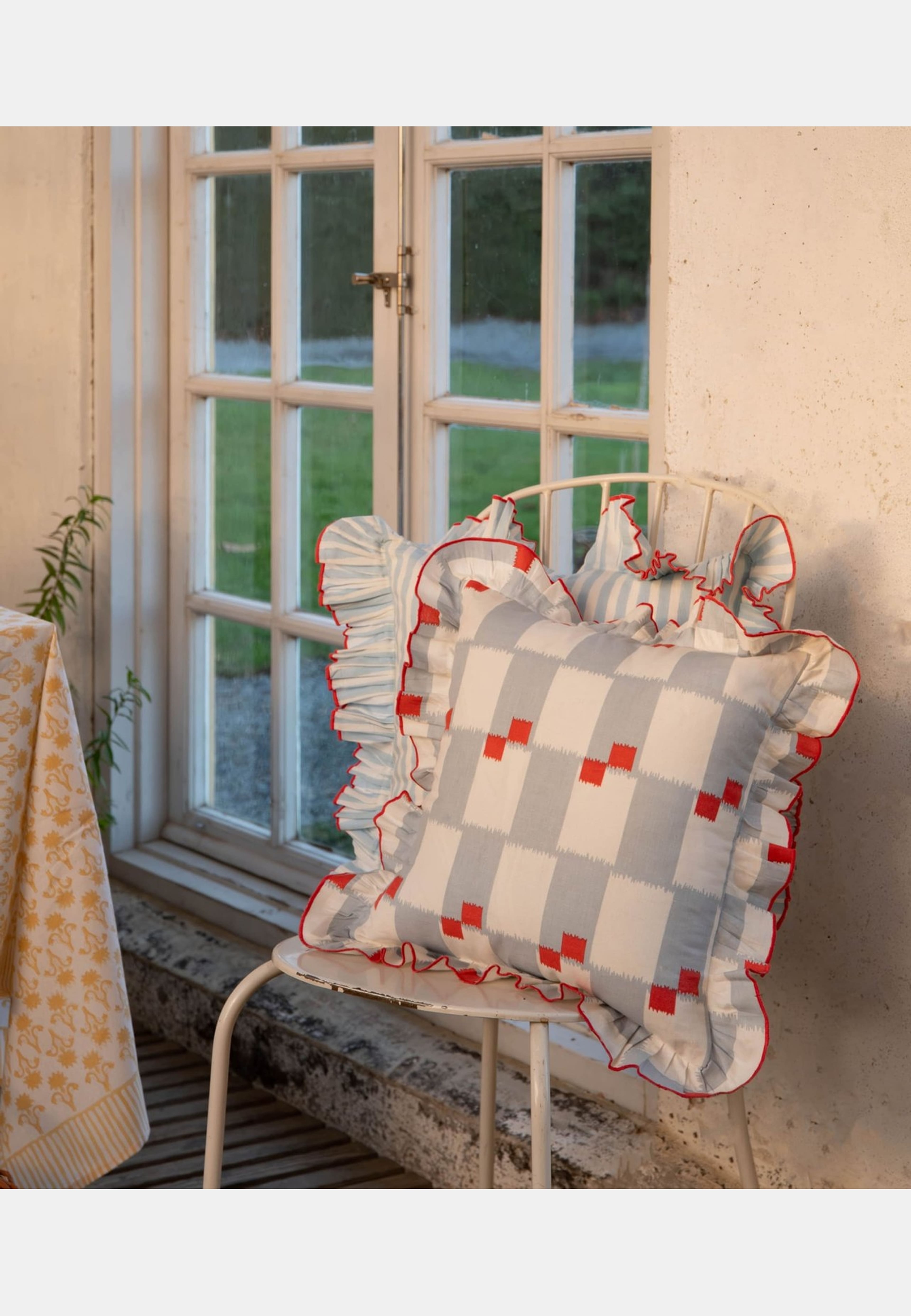 Devon Kuddfodral - 40x40 Cm, från Pick A Poppy, i färgen light blue. Klicka för att öppna bilden i stort format