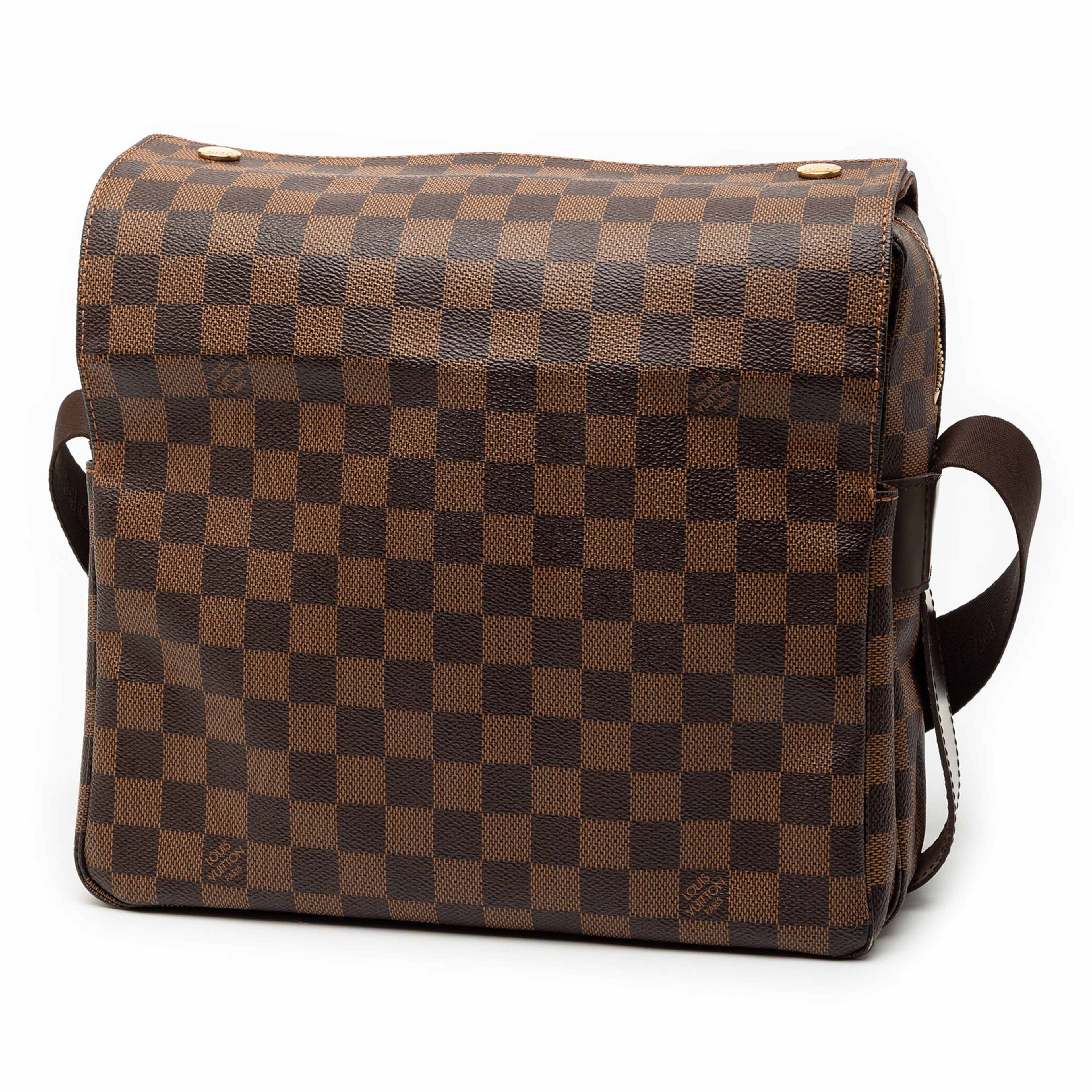 Louis Vuitton Damier Ebene Naviglio, från Luxclusif, i färgen brown. Klicka för att öppna bilden i stort format