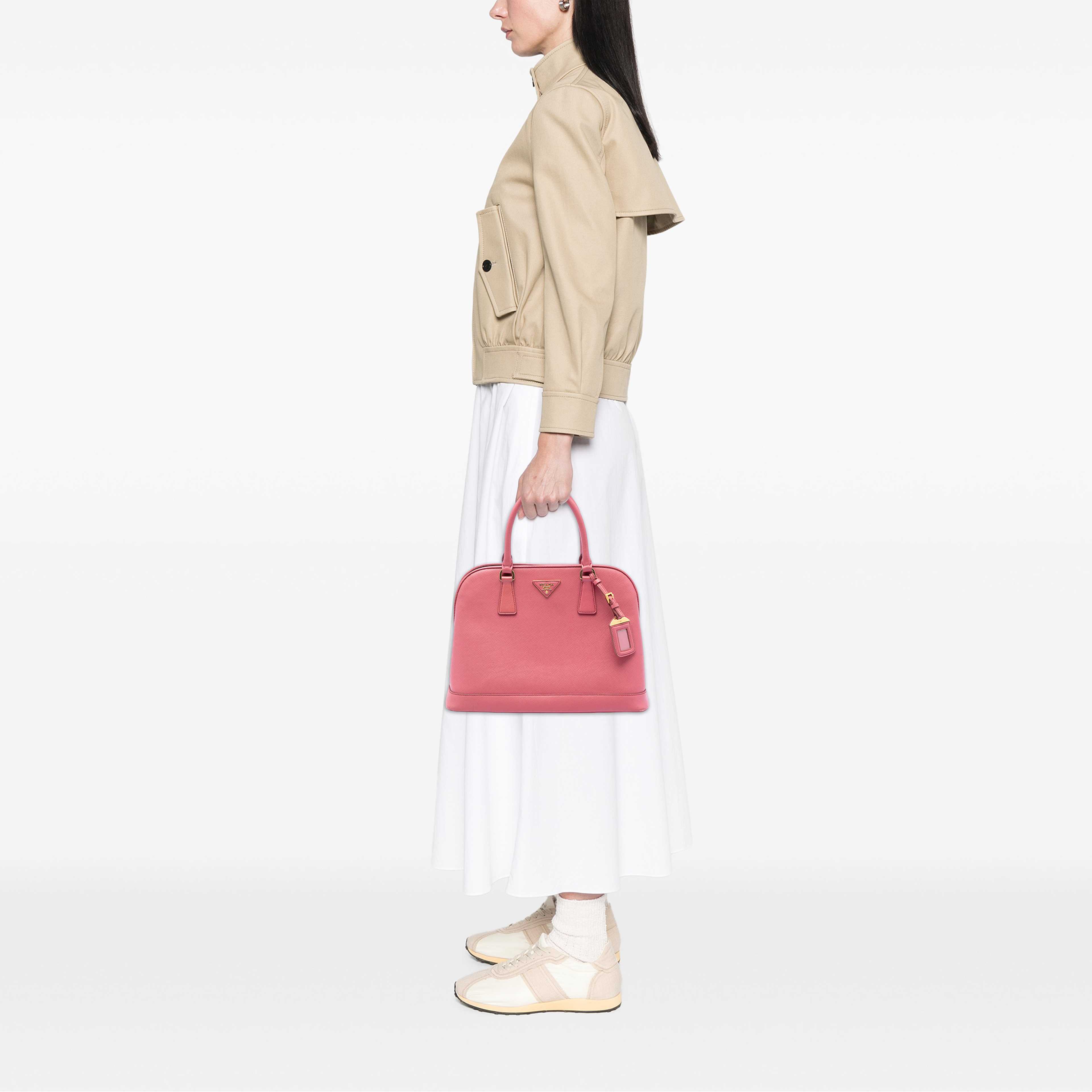 Prada Medium Saffiano Lux Open Promenade Satchel, från Luxclusif, i färgen rosa. Klicka för att öppna bilden i stort format
