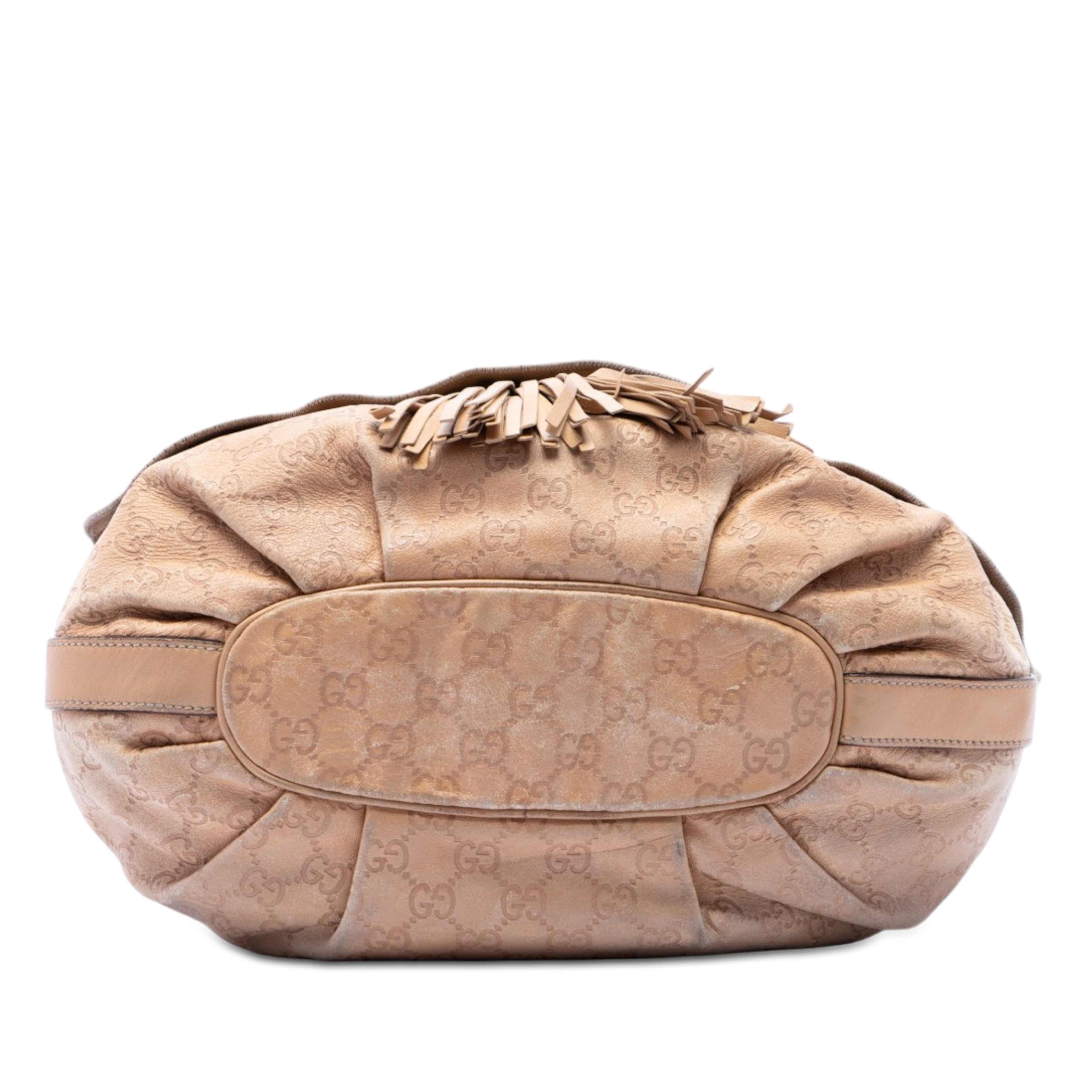 Gucci Guccissima Tribeca Crossbody, från Luxclusif, i färgen beige. Klicka för att öppna bilden i stort format