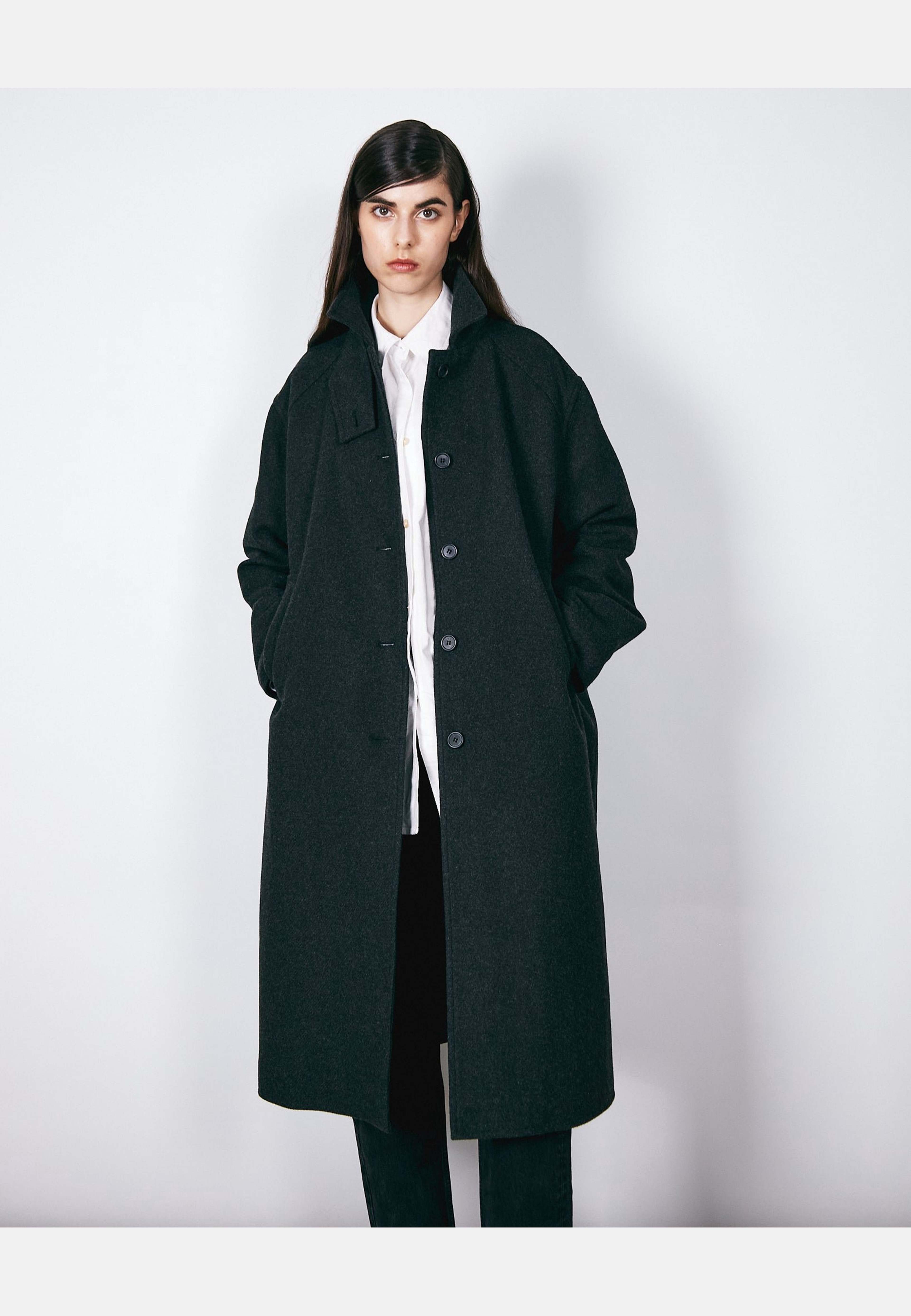 Eela, från Brixtol Textiles, i färgen black melange. Klicka för att öppna bilden i stort format