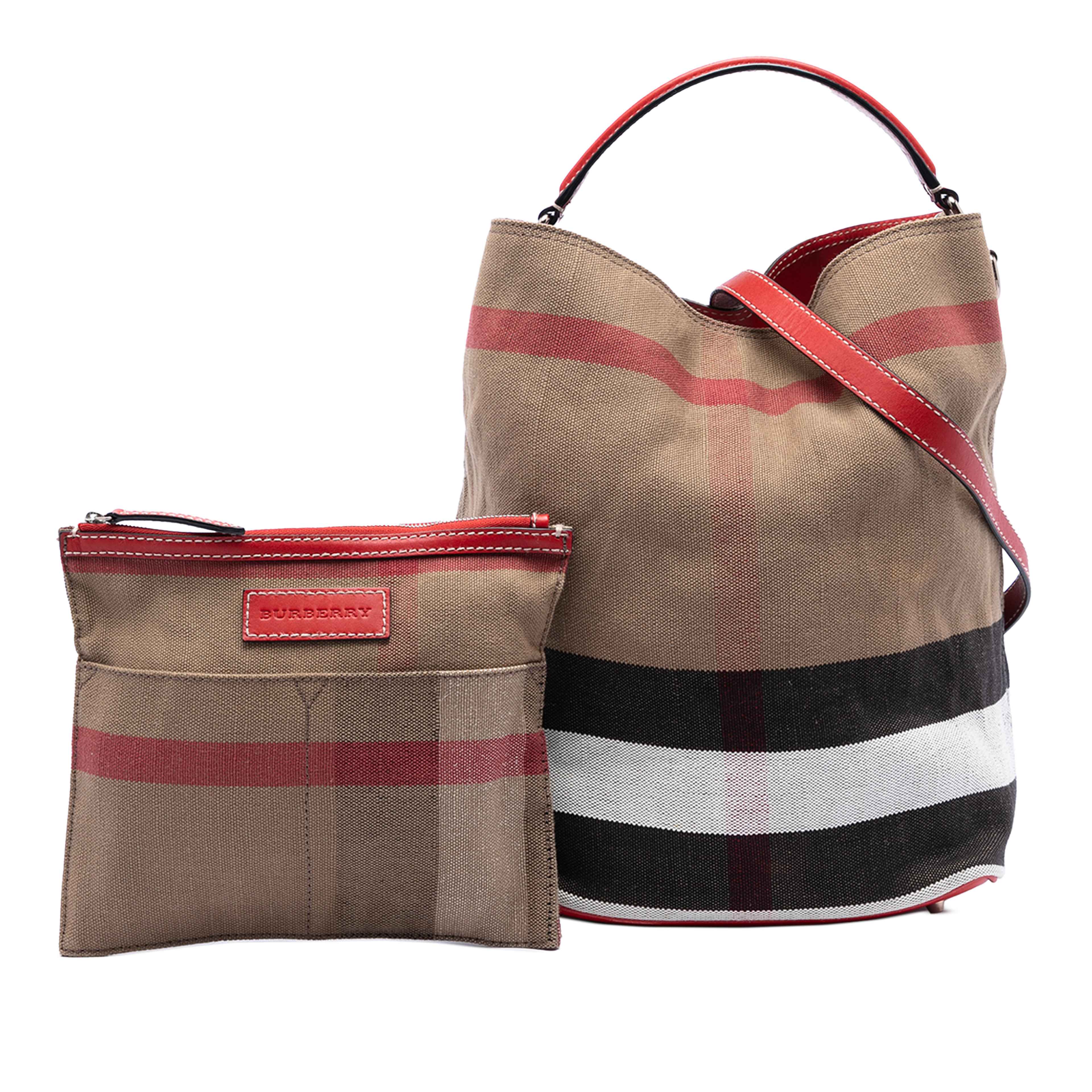 Burberry Medium Mega Check Canvas Ashby Bucket Bag, från Luxclusif, i färgen brun. Klicka för att öppna bilden i stort format