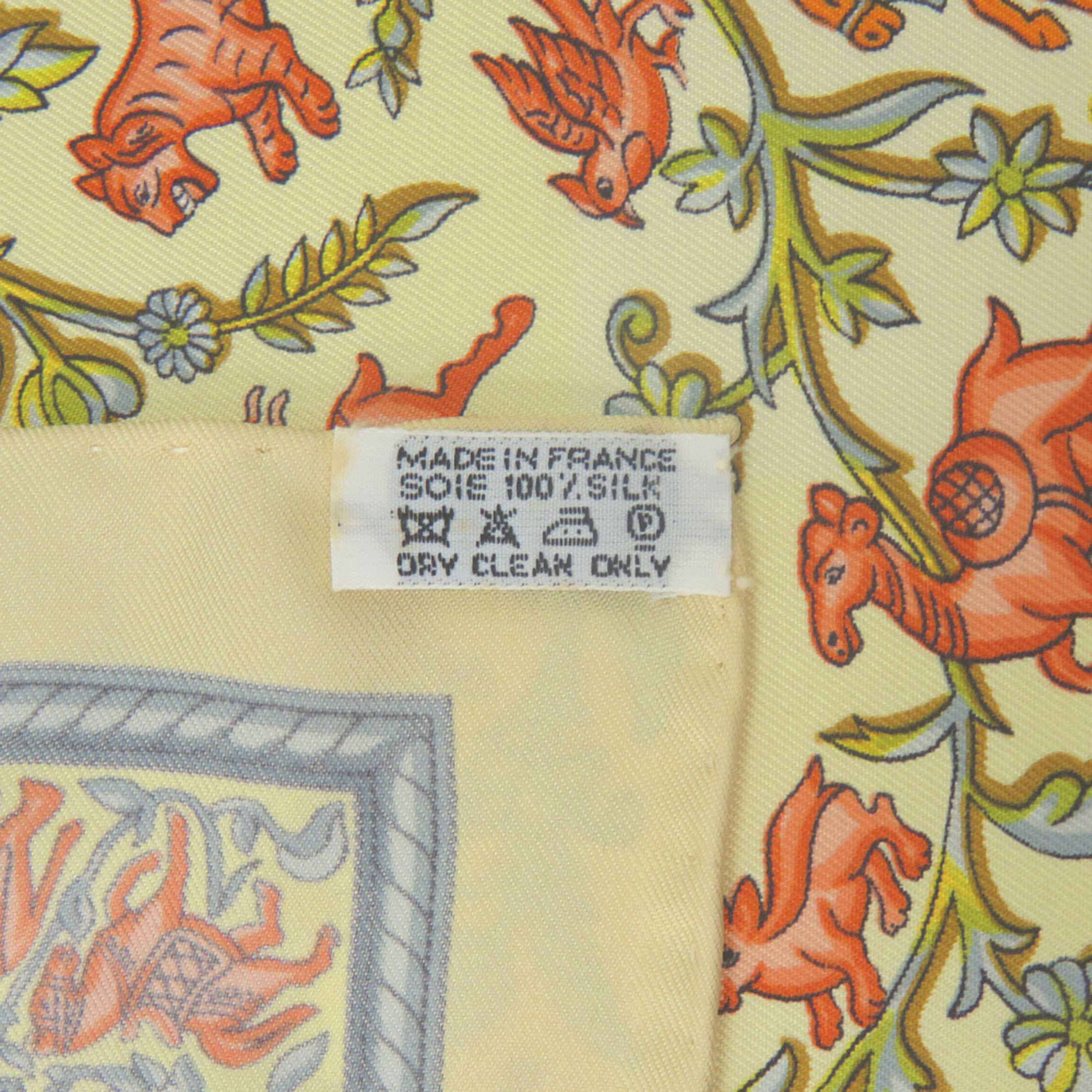 Hermès Chasse En Inde Silk Scarf 90, från Luxclusif, i färgen light yellow. Klicka för att öppna bilden i stort format