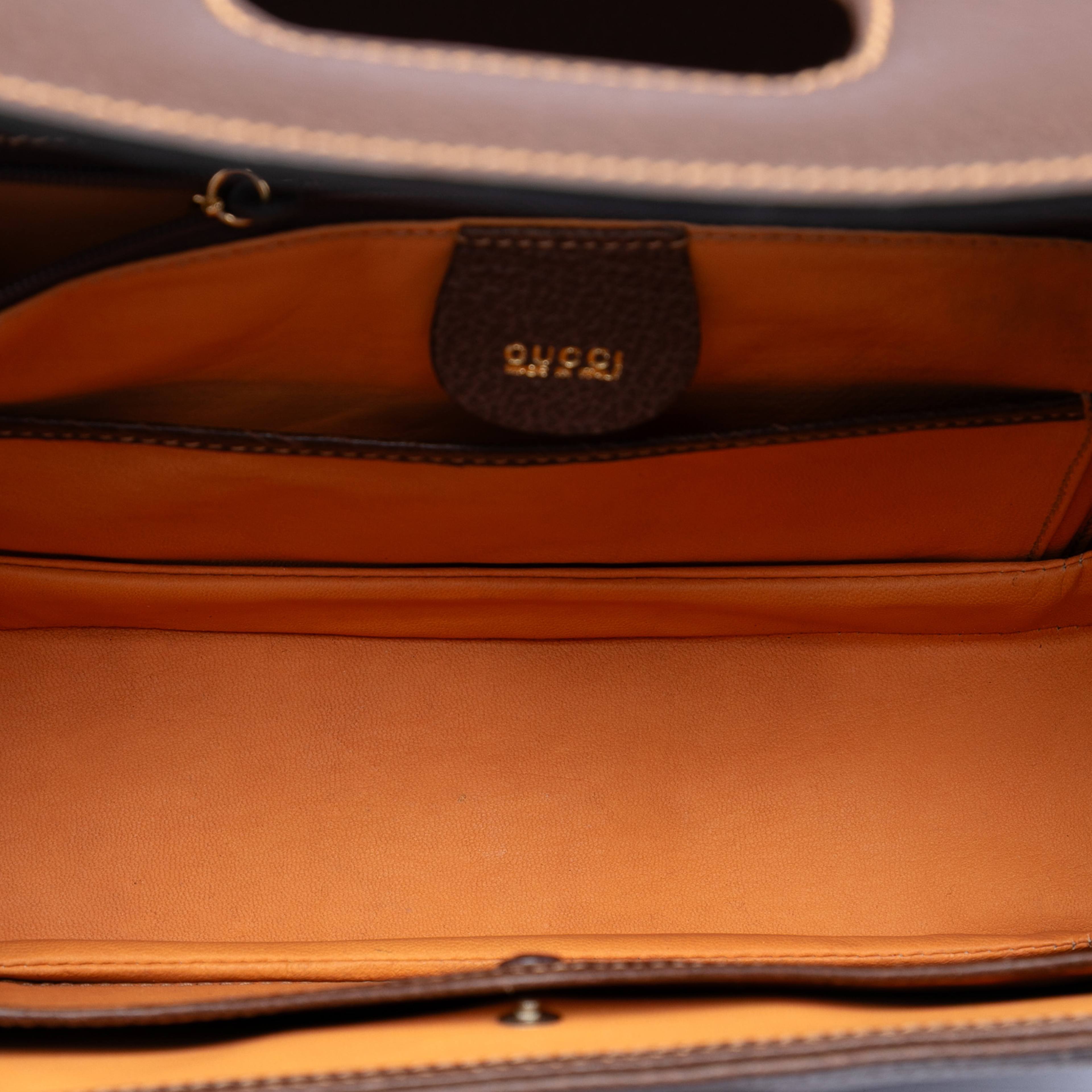 Gucci Medium Calfskin Bamboo Top Handle Bag, från Luxclusif, i färgen dark brown. Klicka för att öppna bilden i stort format