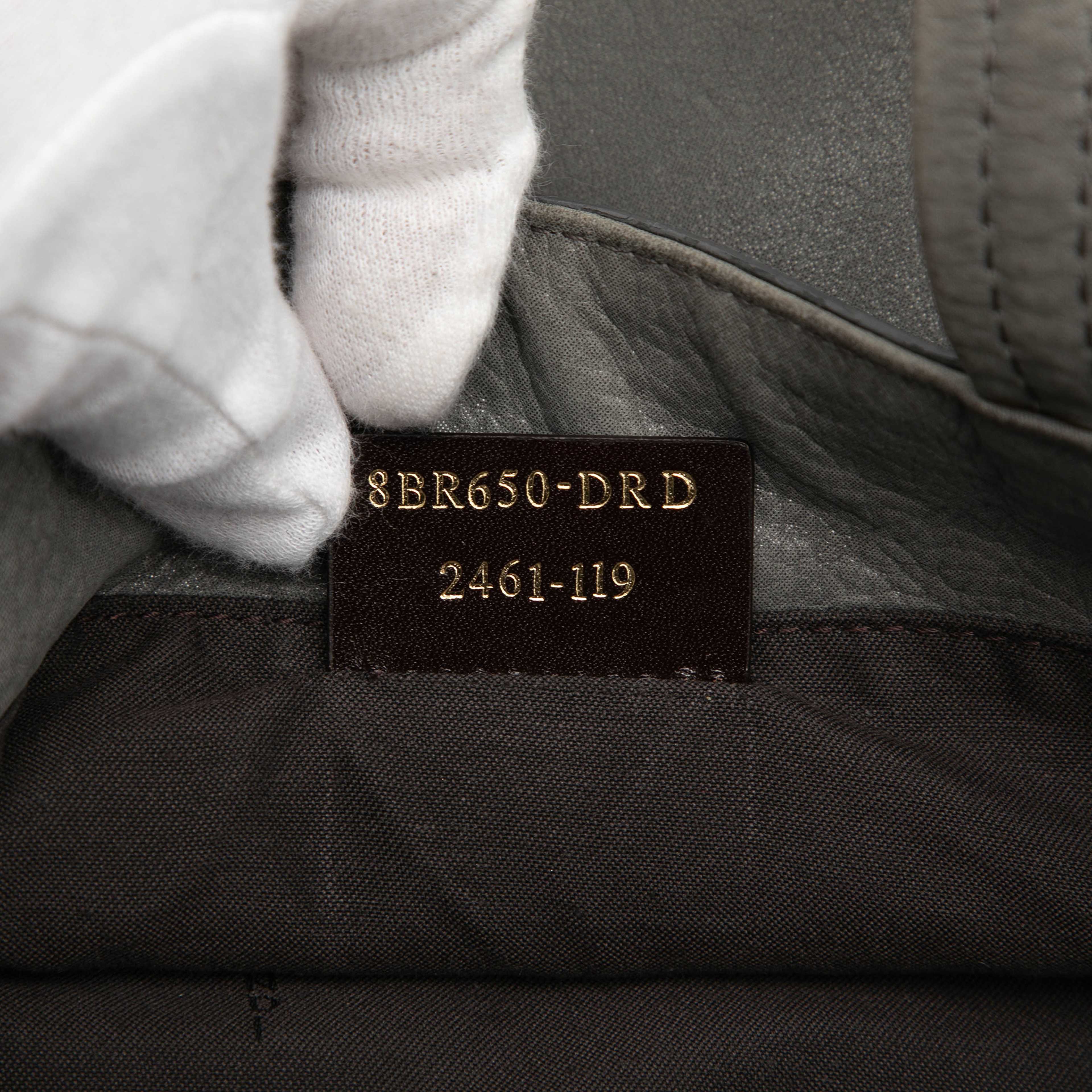 Fendi Nubuck Ff Chains Tote, från Luxclusif, i färgen gray. Klicka för att öppna bilden i stort format