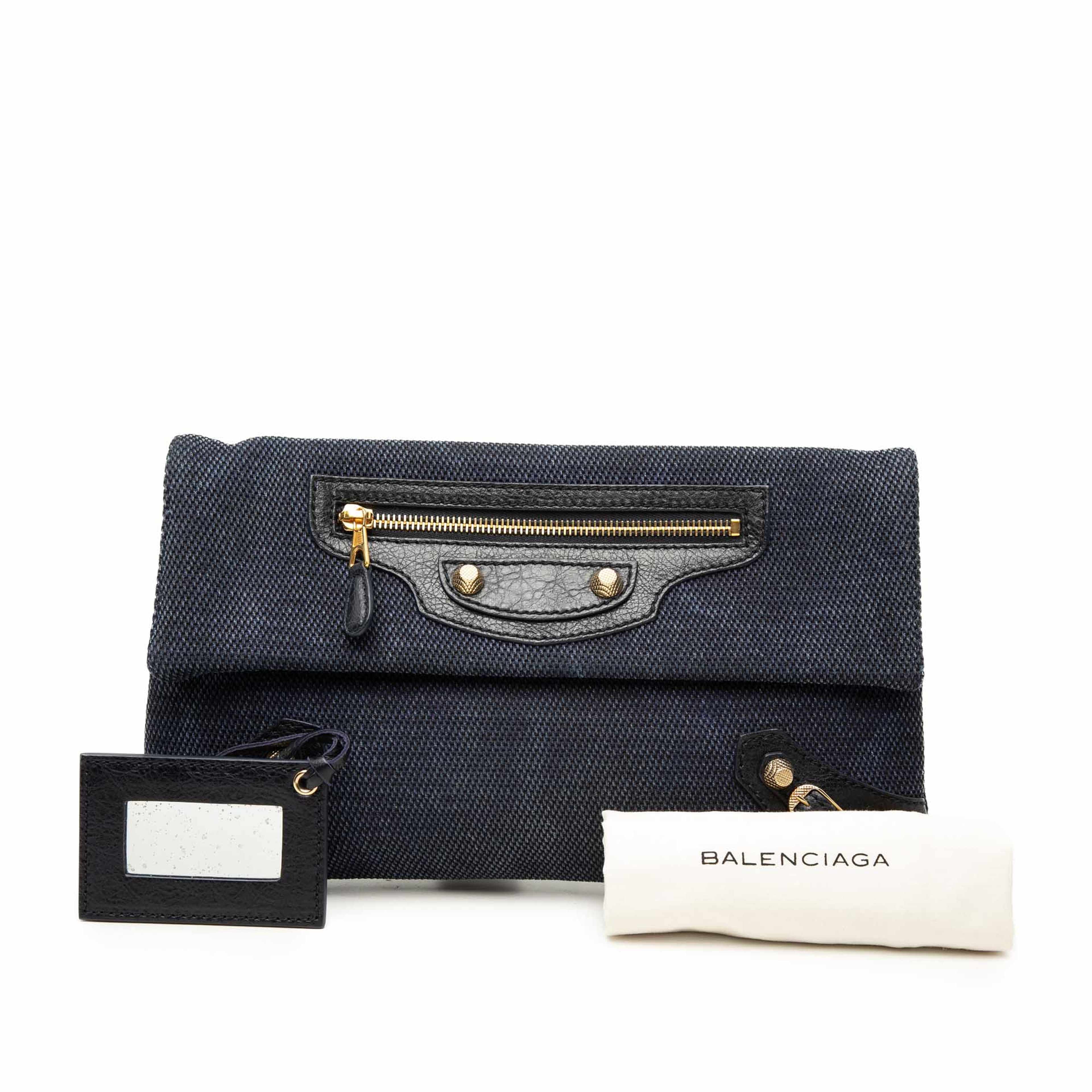 Balenciaga Lambskin Motocross Giant 12 Envelope Clutch, från Luxclusif, i färgen blå. Klicka för att öppna bilden i stort format