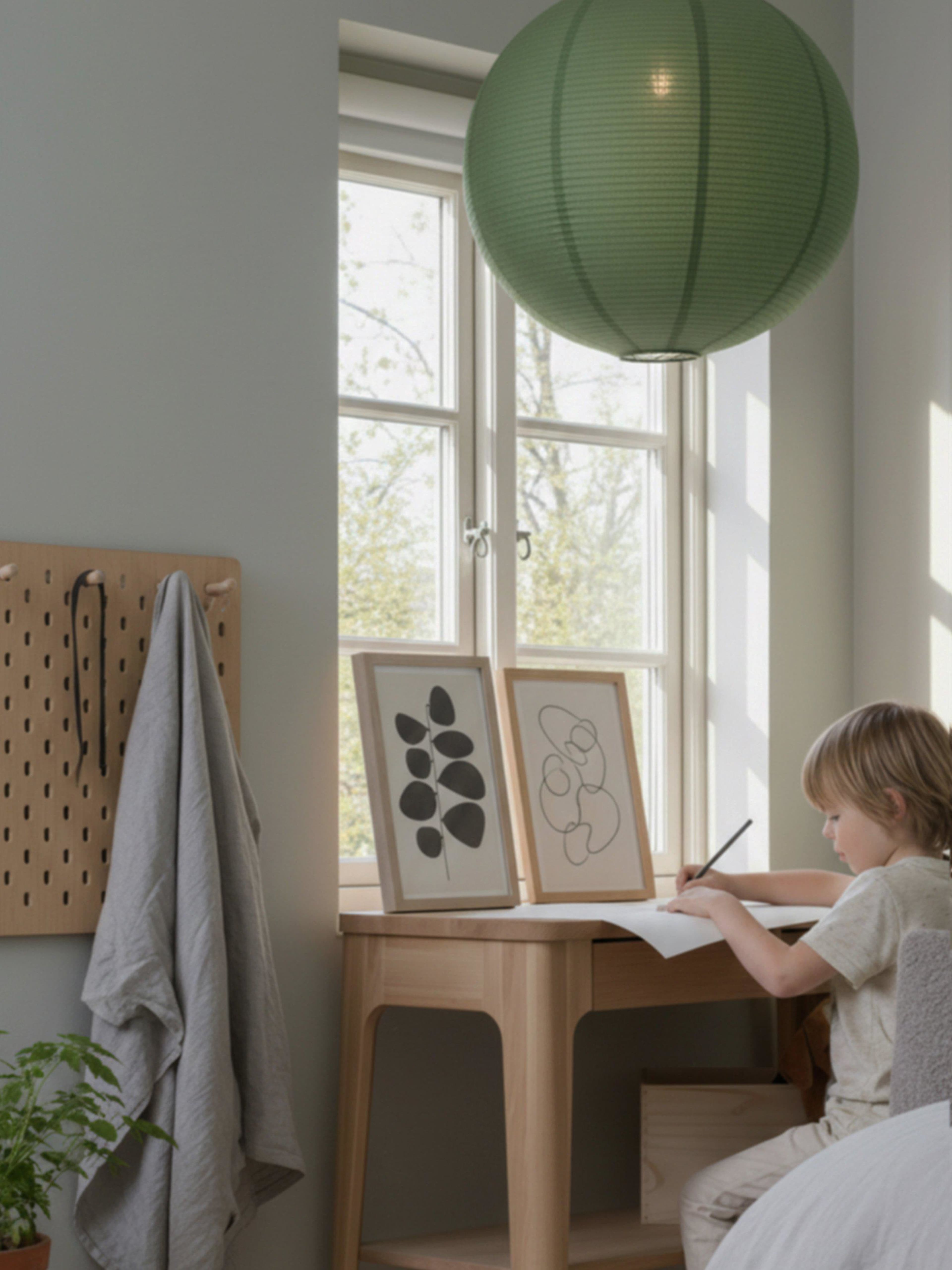Haru Takskärm, från PR Home, i färgen mossa. Klicka för att öppna bilden i stort format