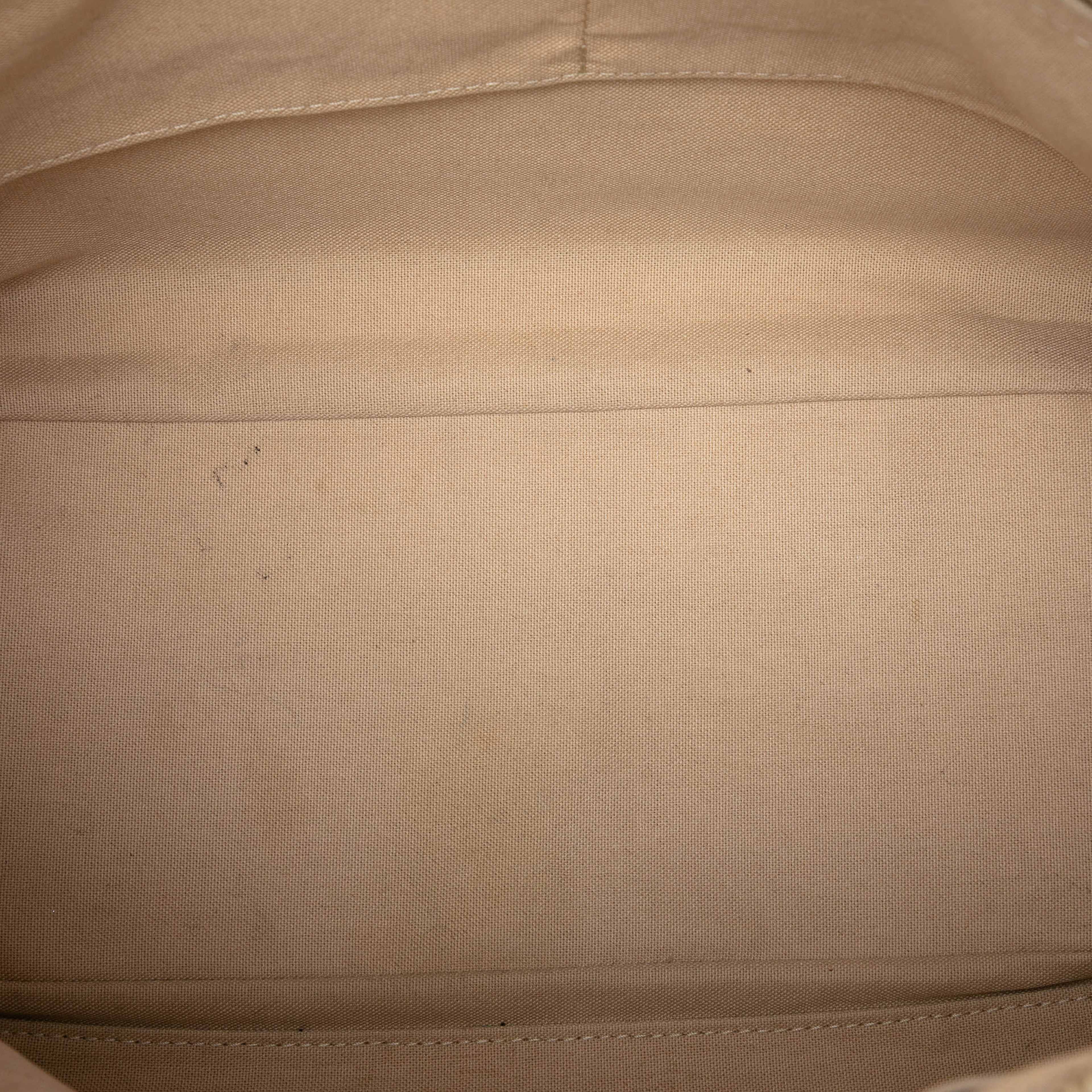 Louis Vuitton Damier Azur Siracusa Gm, från Luxclusif, i färgen white. Klicka för att öppna bilden i stort format