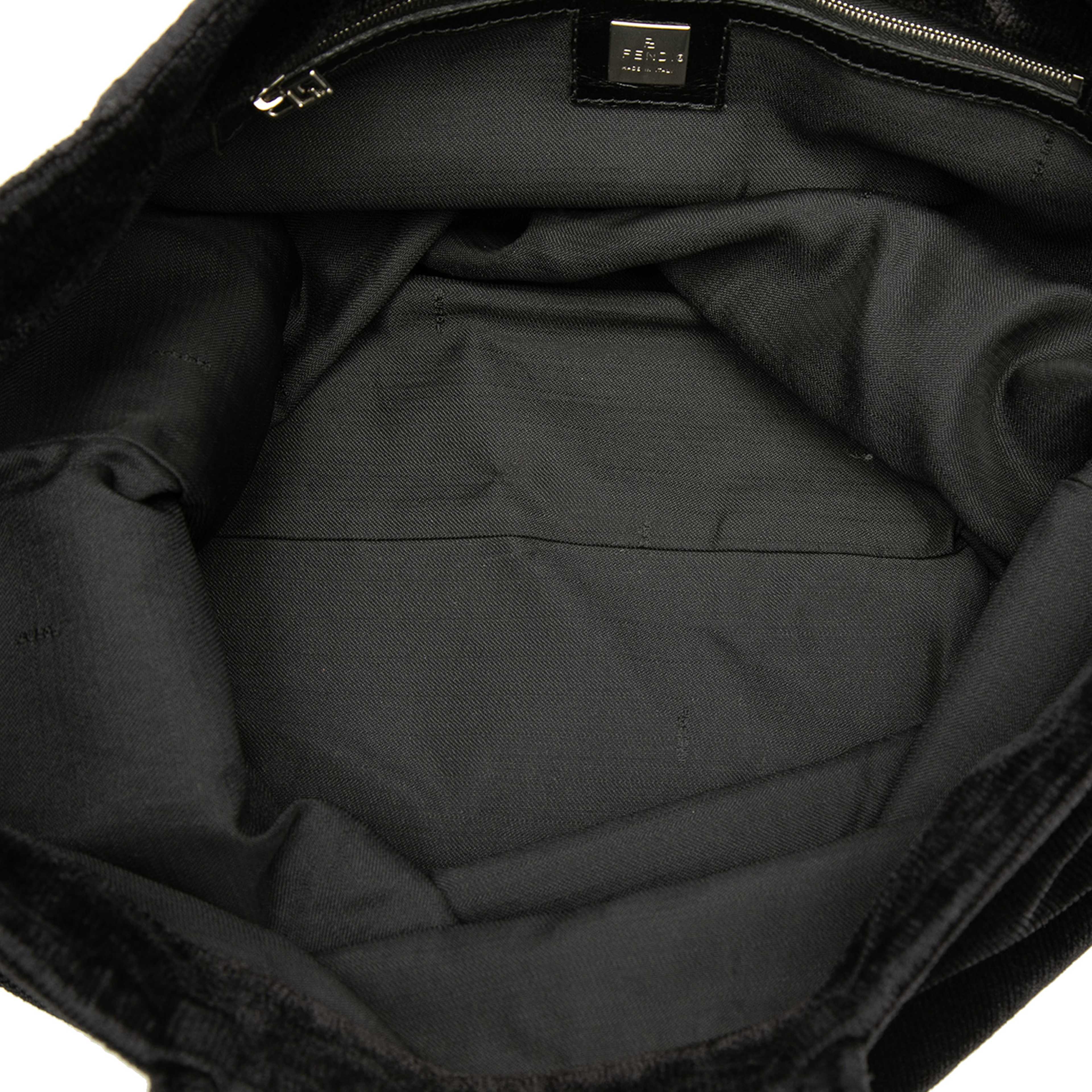 Fendi Velour Logo Tote, från Luxclusif, i färgen svart. Klicka för att öppna bilden i stort format
