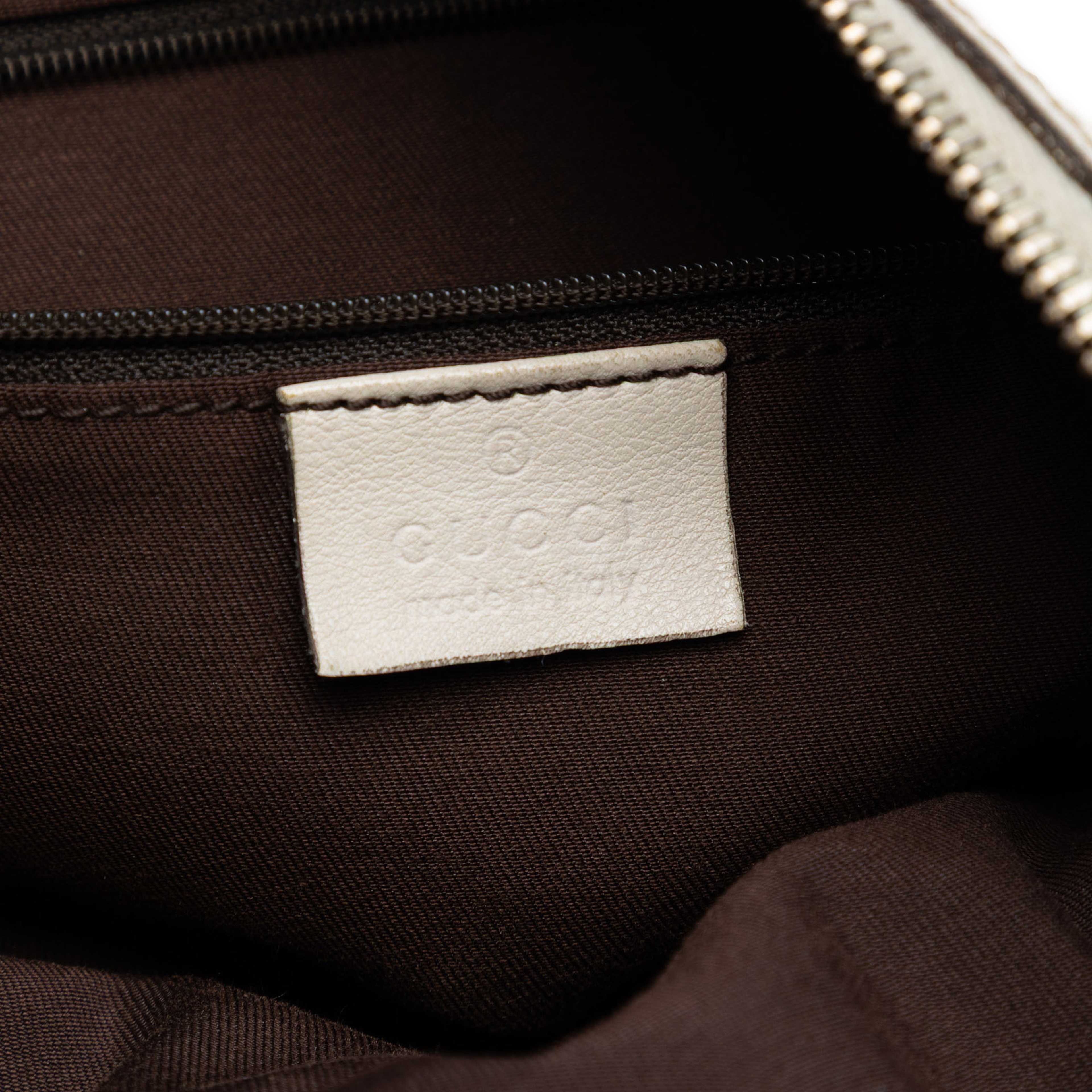 Gucci Gg Canvas Abbey D Ring Crossbody, från Luxclusif, i färgen beige. Klicka för att öppna bilden i stort format