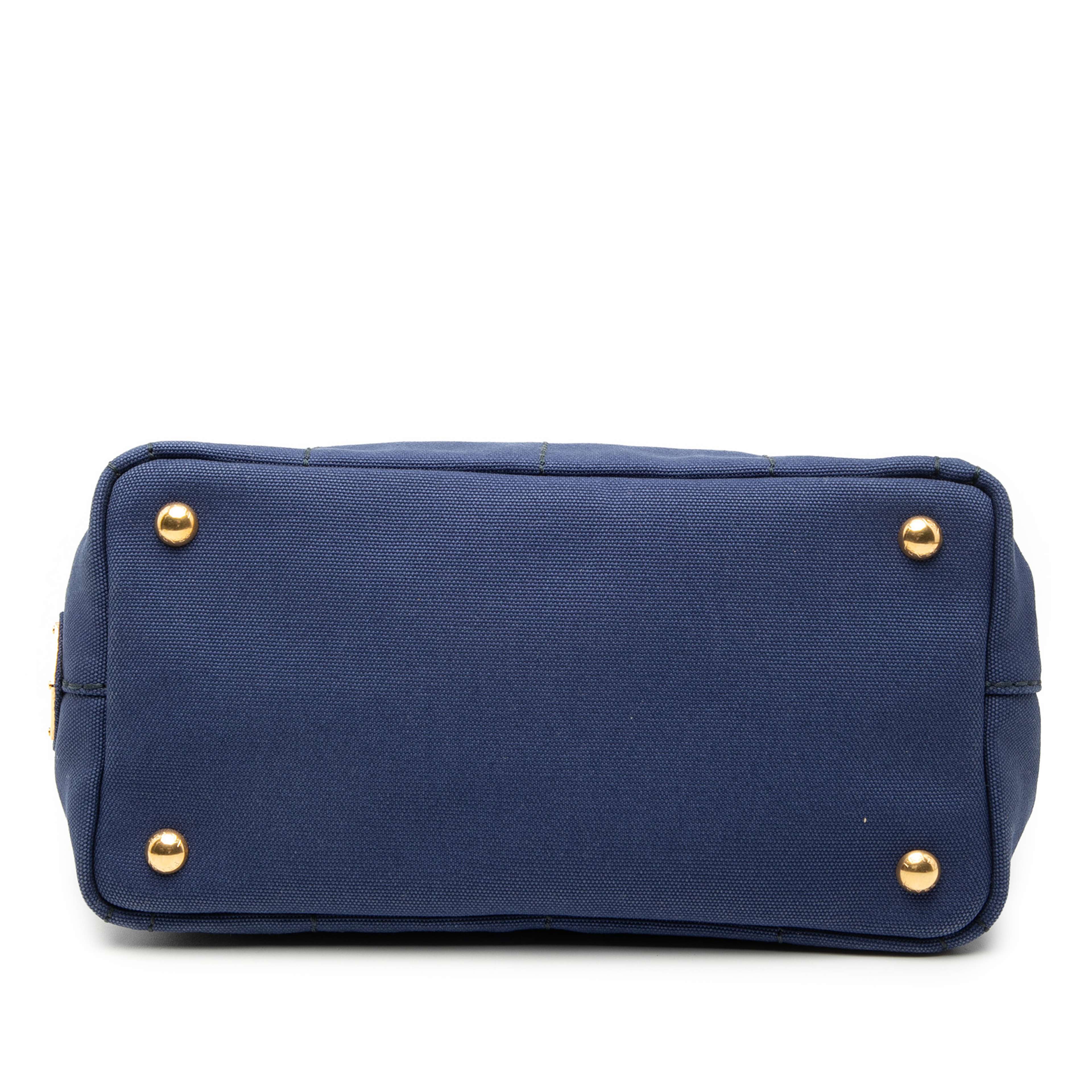 Prada Small Canvas Canapa Logo Satchel, från Luxclusif, i färgen blue. Klicka för att öppna bilden i stort format