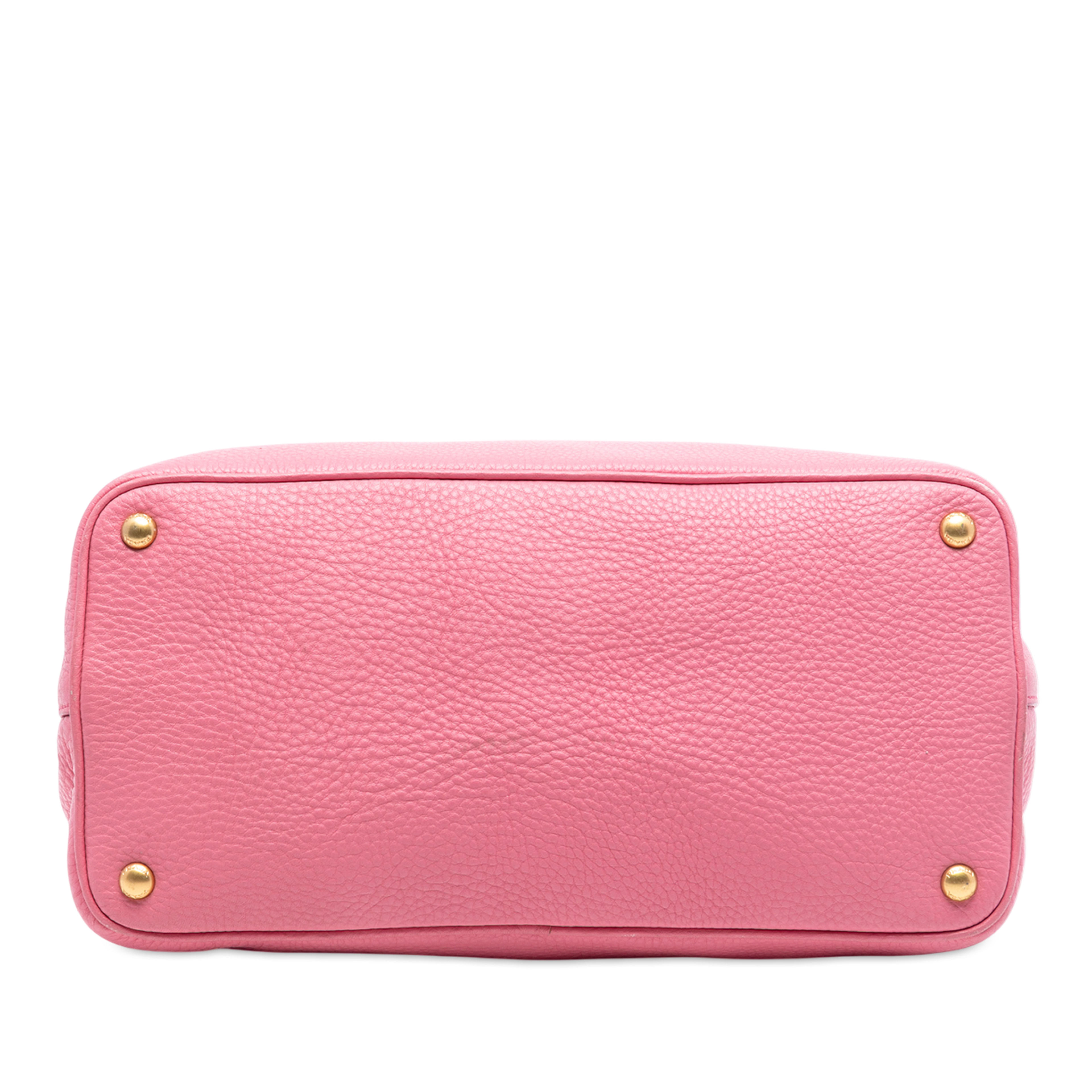 Prada Vitello Daino Open Convertible Tote, från Luxclusif, i färgen pink. Klicka för att öppna bilden i stort format