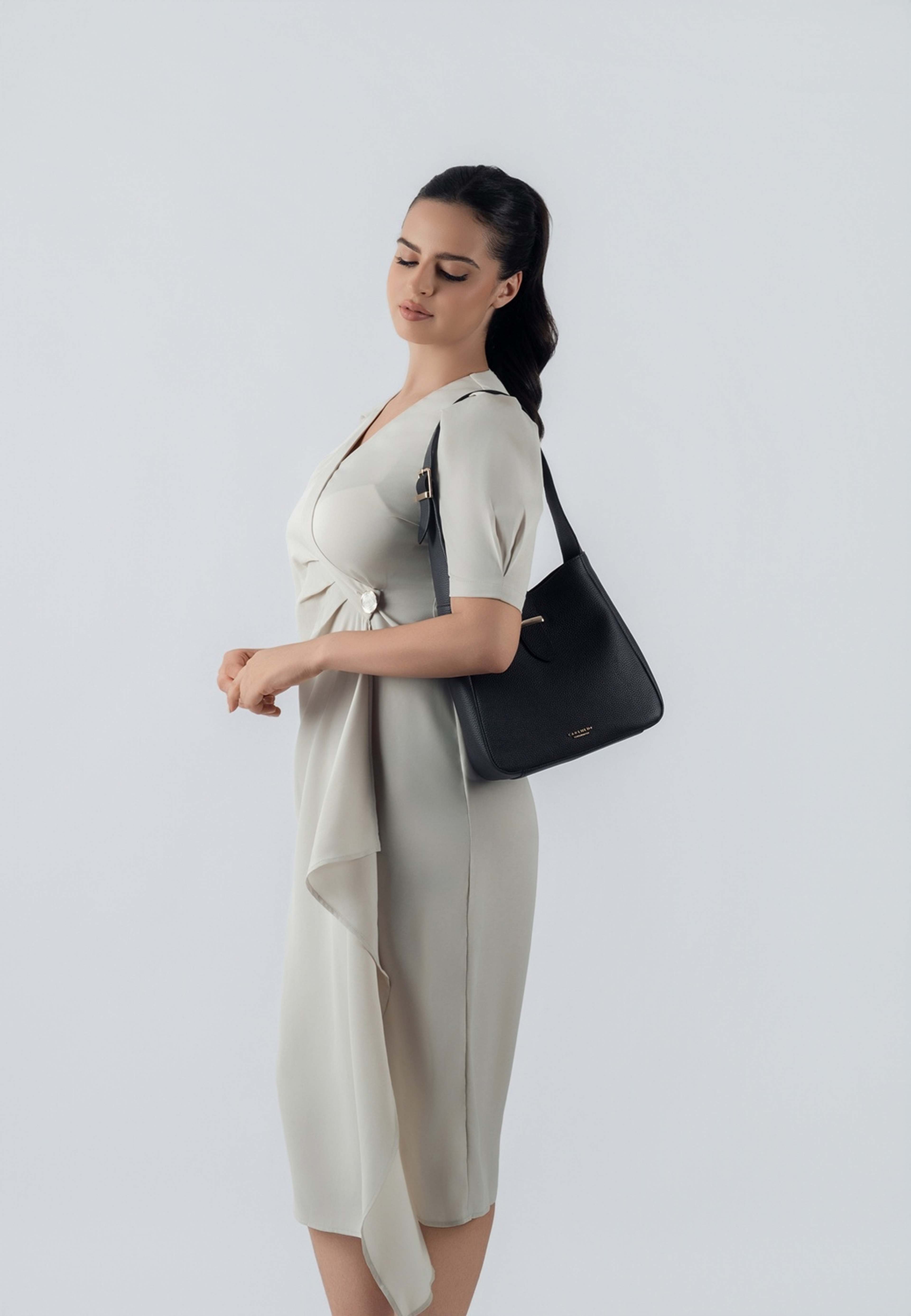 Emily Handväska Läder, från Carlheim, i färgen svart. Klicka för att öppna bilden i stort format